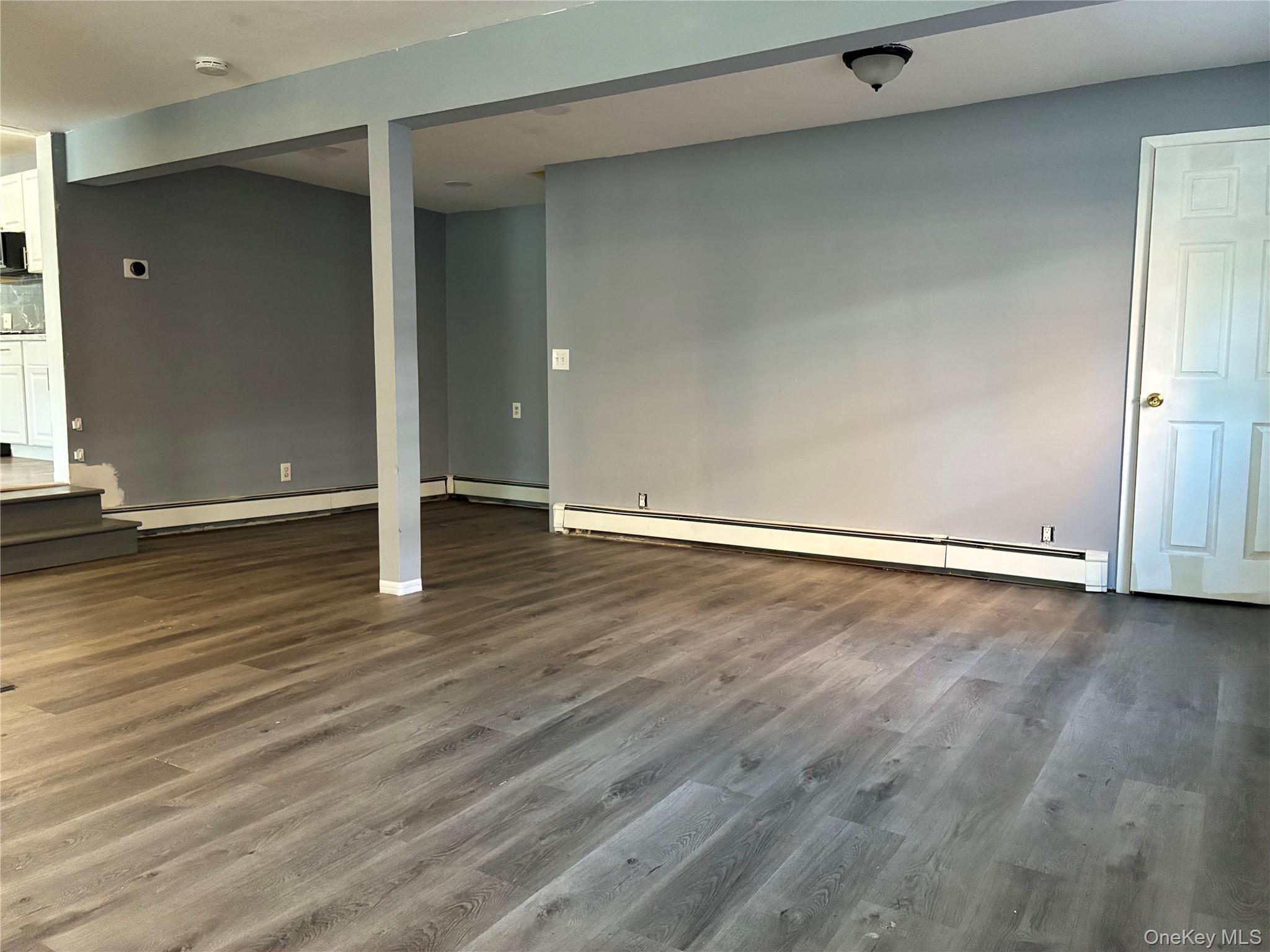 Single Family Bayside Avenue  Nassau County, NY 11572, MLS-1048963-33