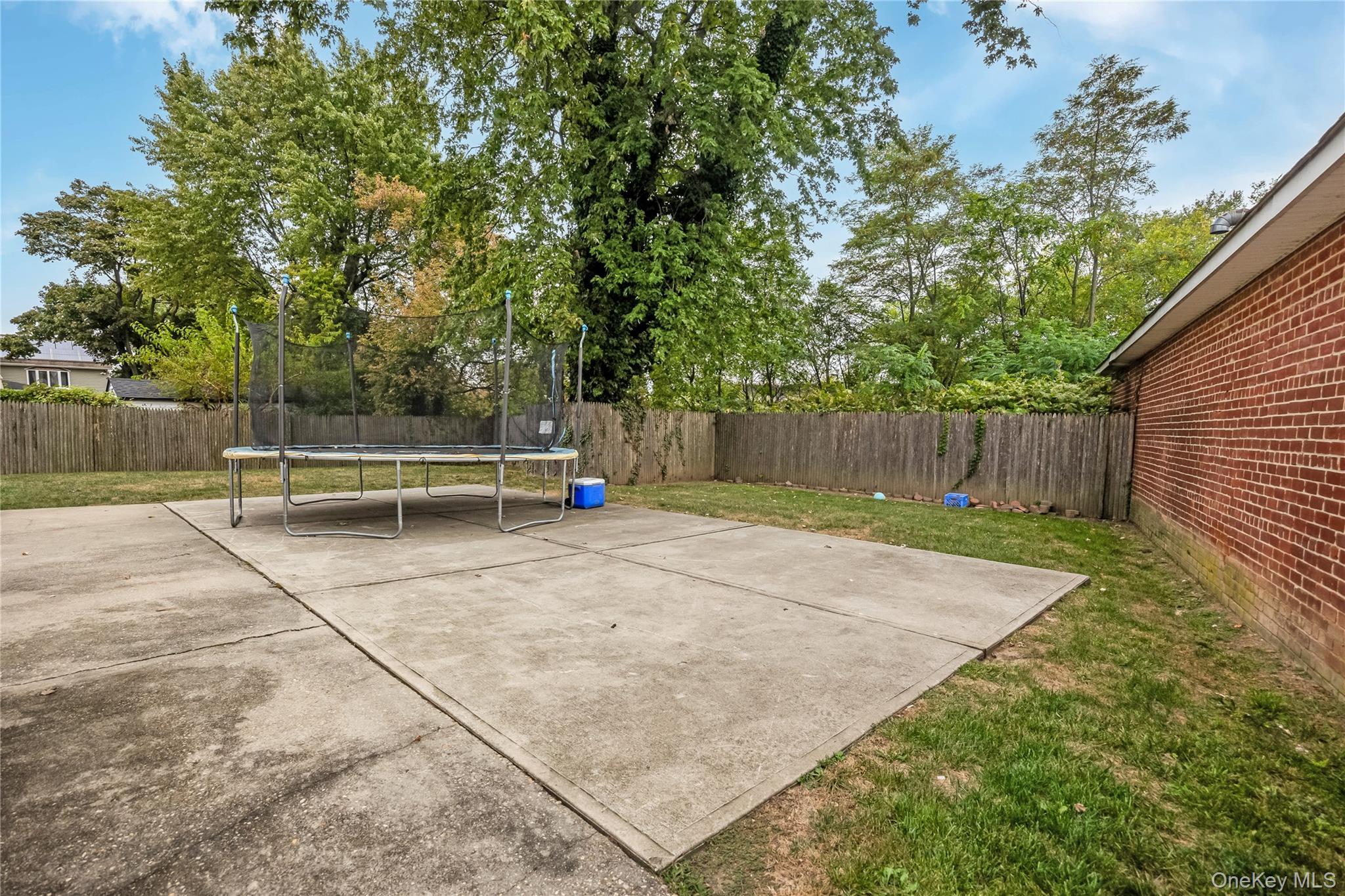 Single Family Bayside Avenue  Nassau County, NY 11572, MLS-1048963-4