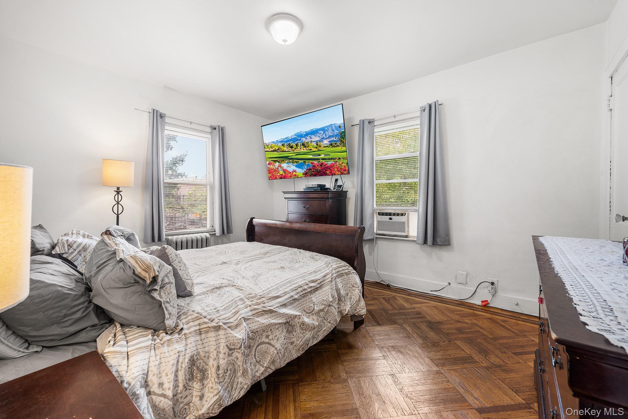 Single Family 200th Street  Queens, NY 11412, MLS-1048969-14