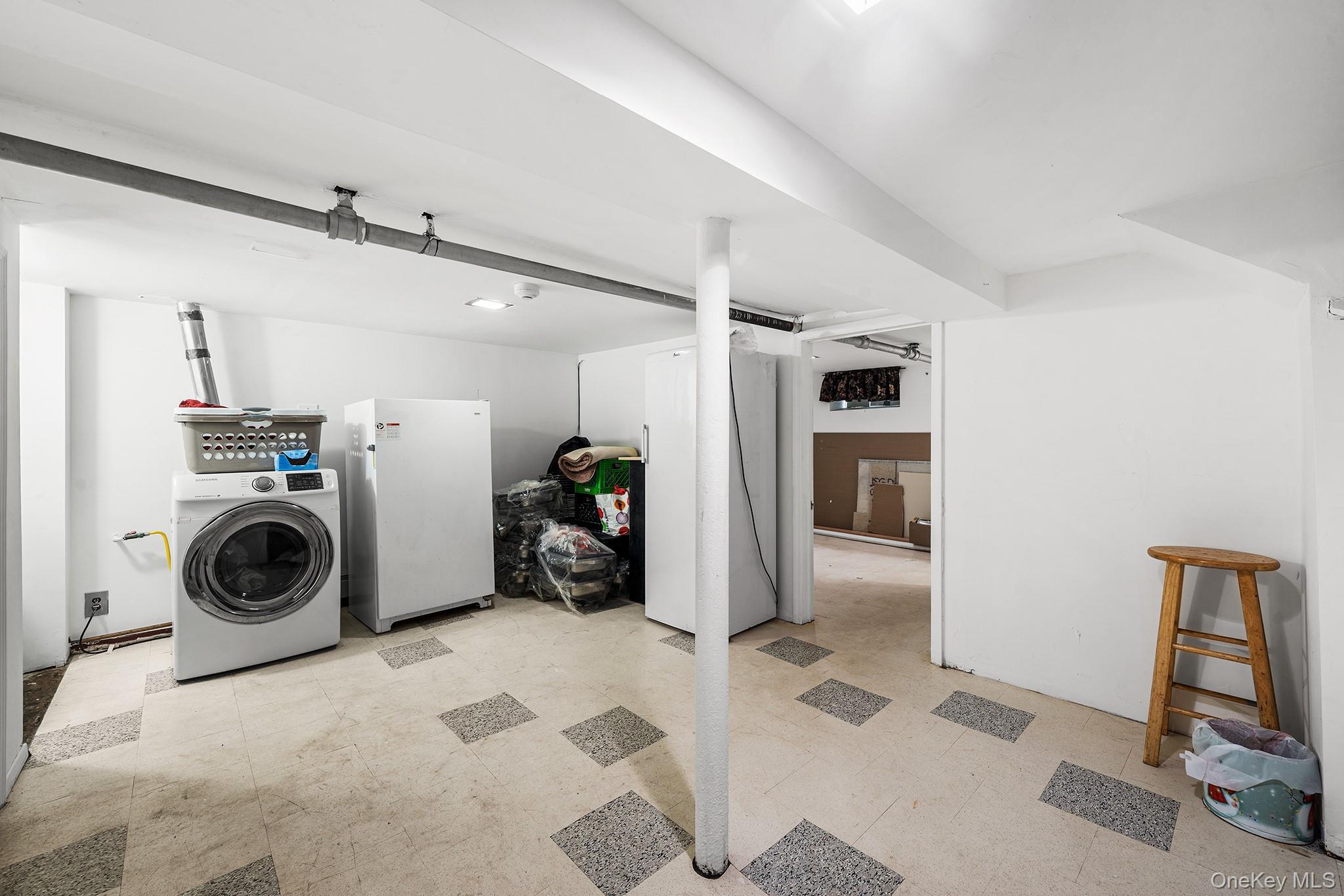 Single Family 200th Street  Queens, NY 11412, MLS-1048969-16