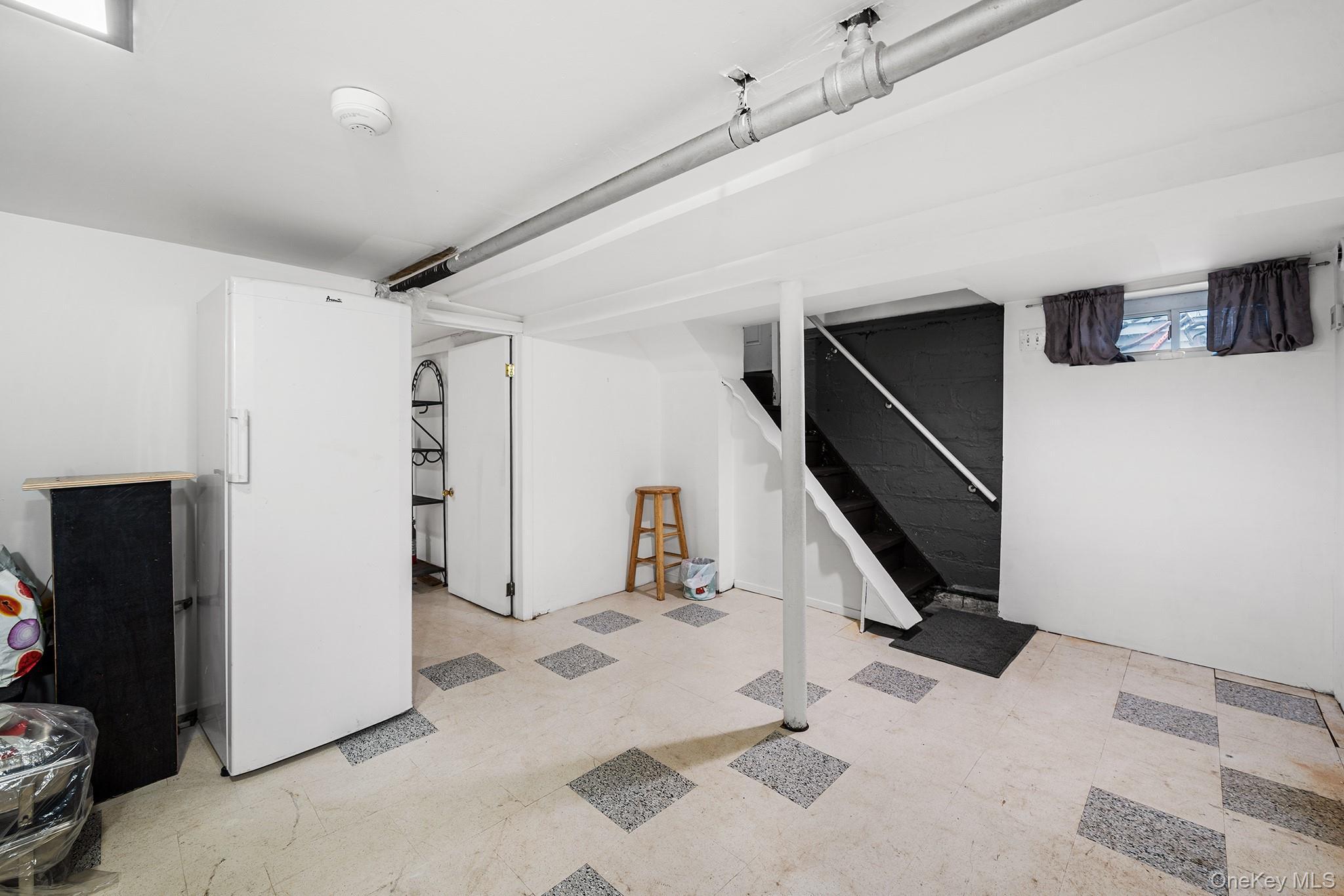 Single Family 200th Street  Queens, NY 11412, MLS-1048969-17