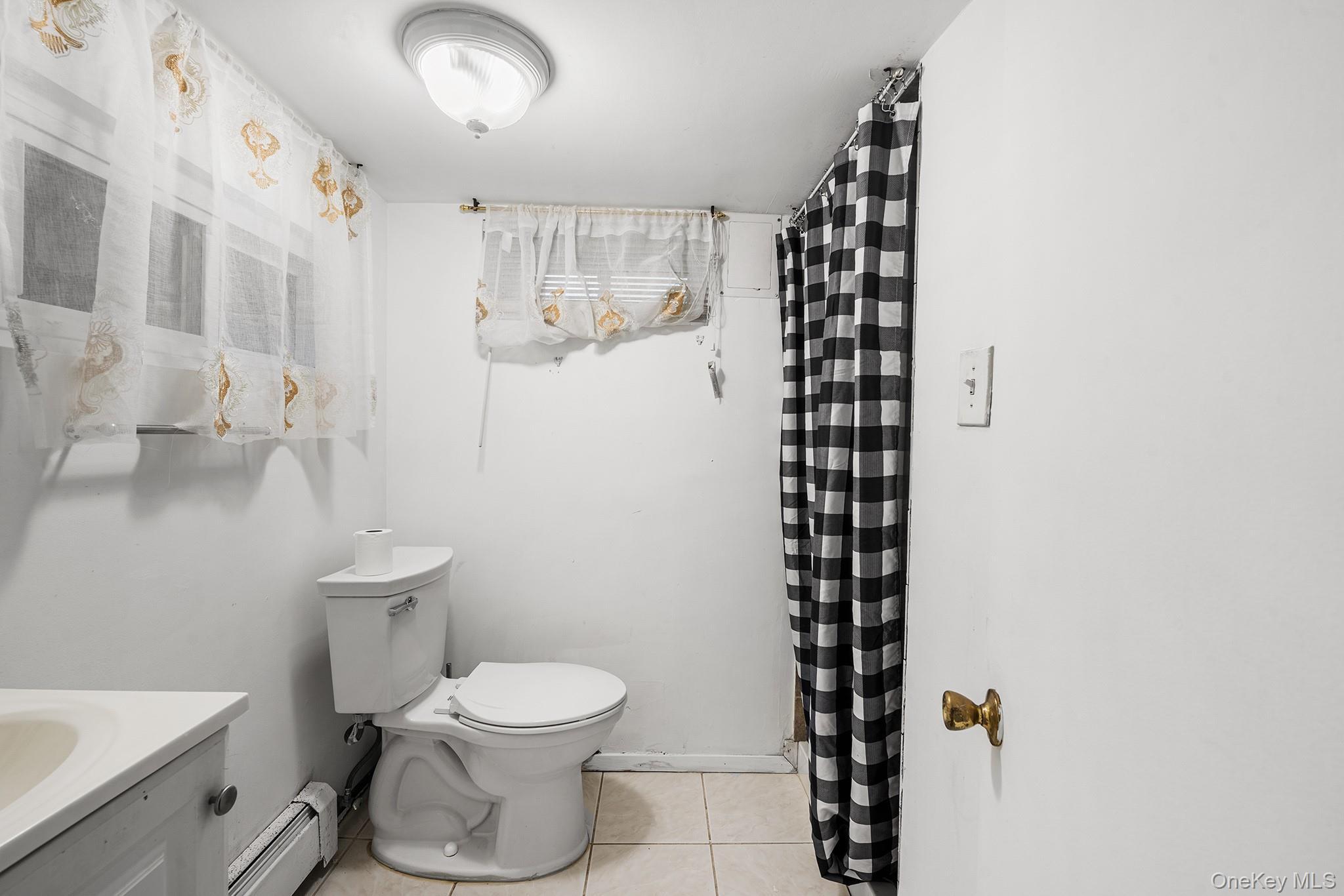 Single Family 200th Street  Queens, NY 11412, MLS-1048969-19