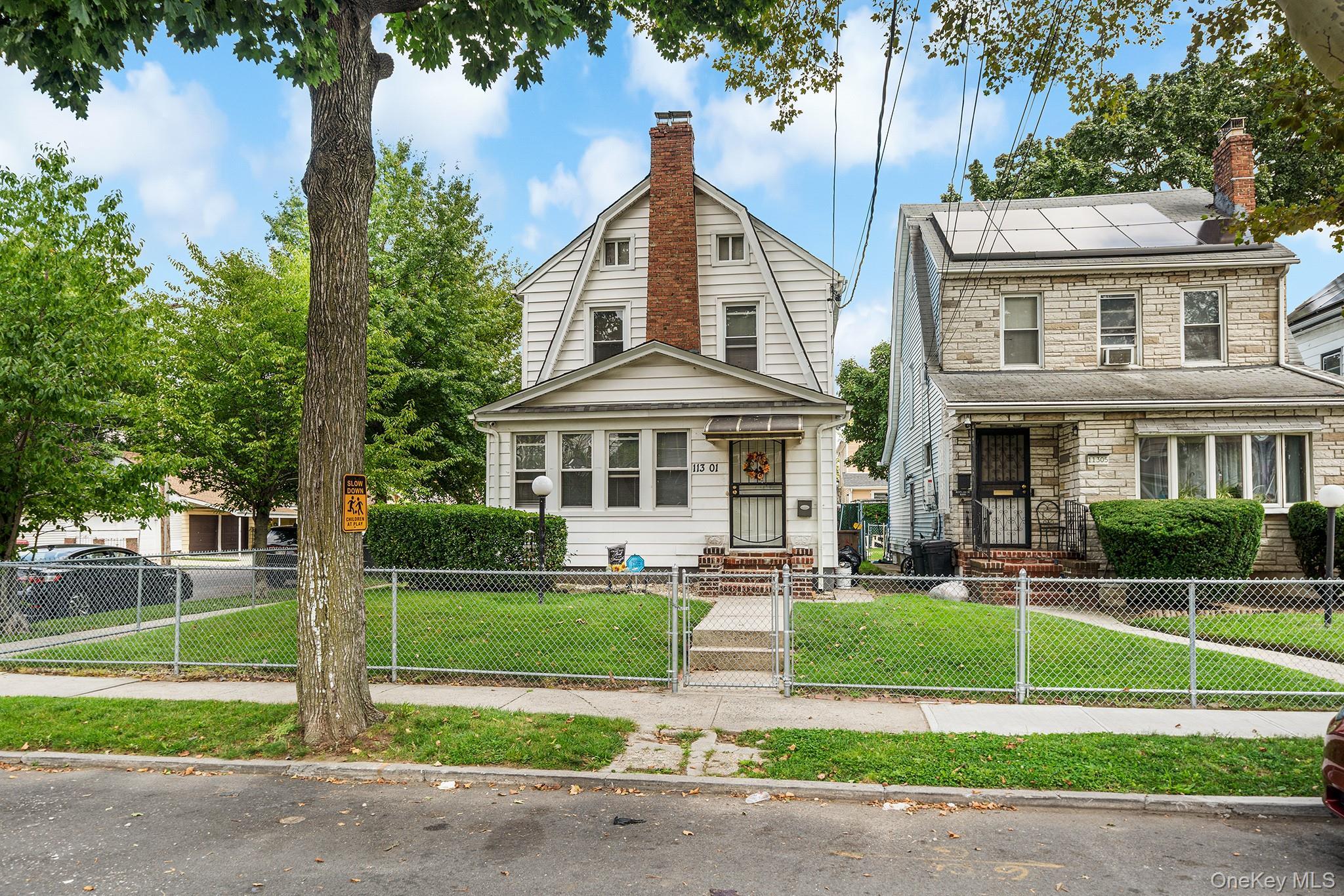 Single Family 200th Street  Queens, NY 11412, MLS-1048969-2