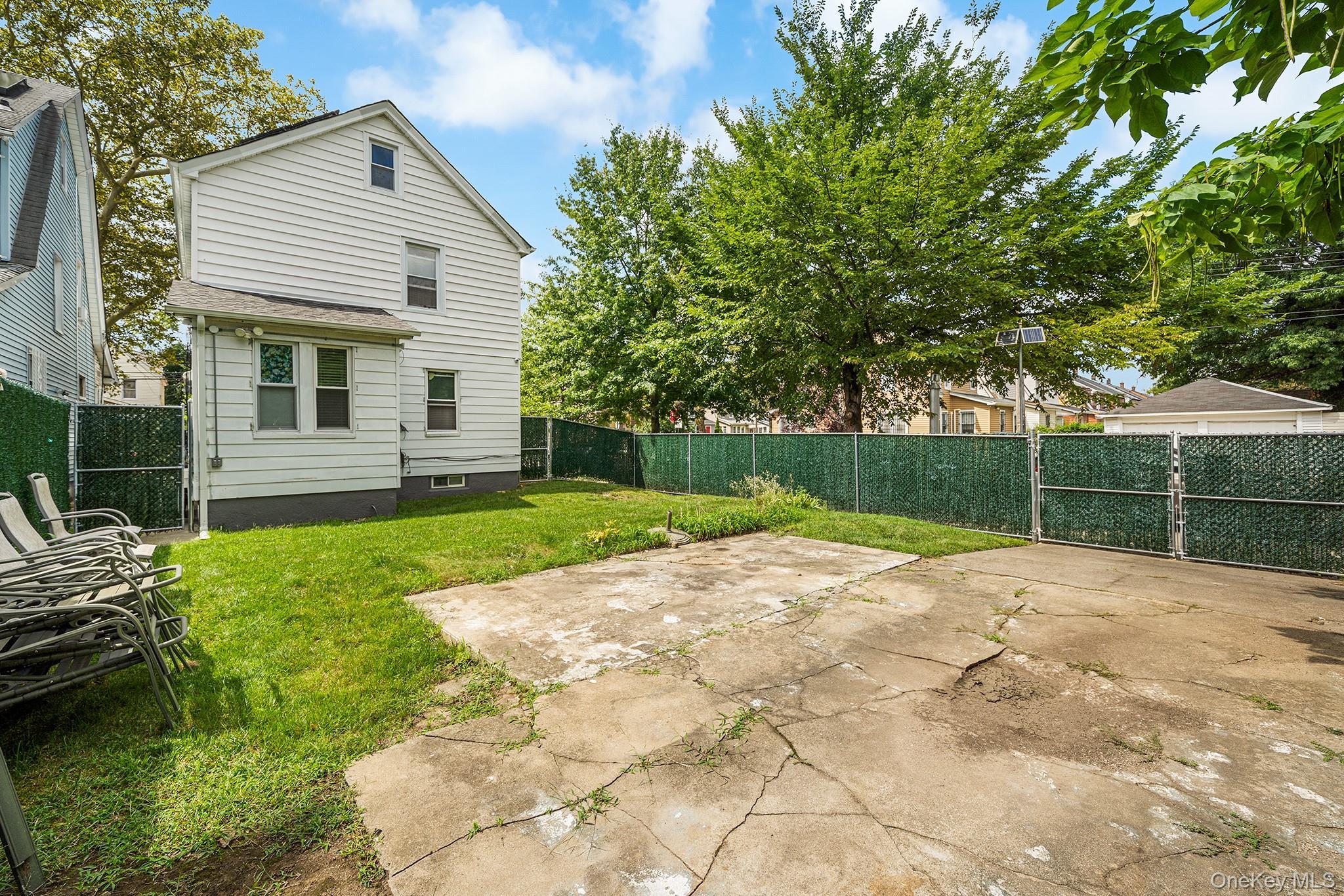 Single Family 200th Street  Queens, NY 11412, MLS-1048969-21