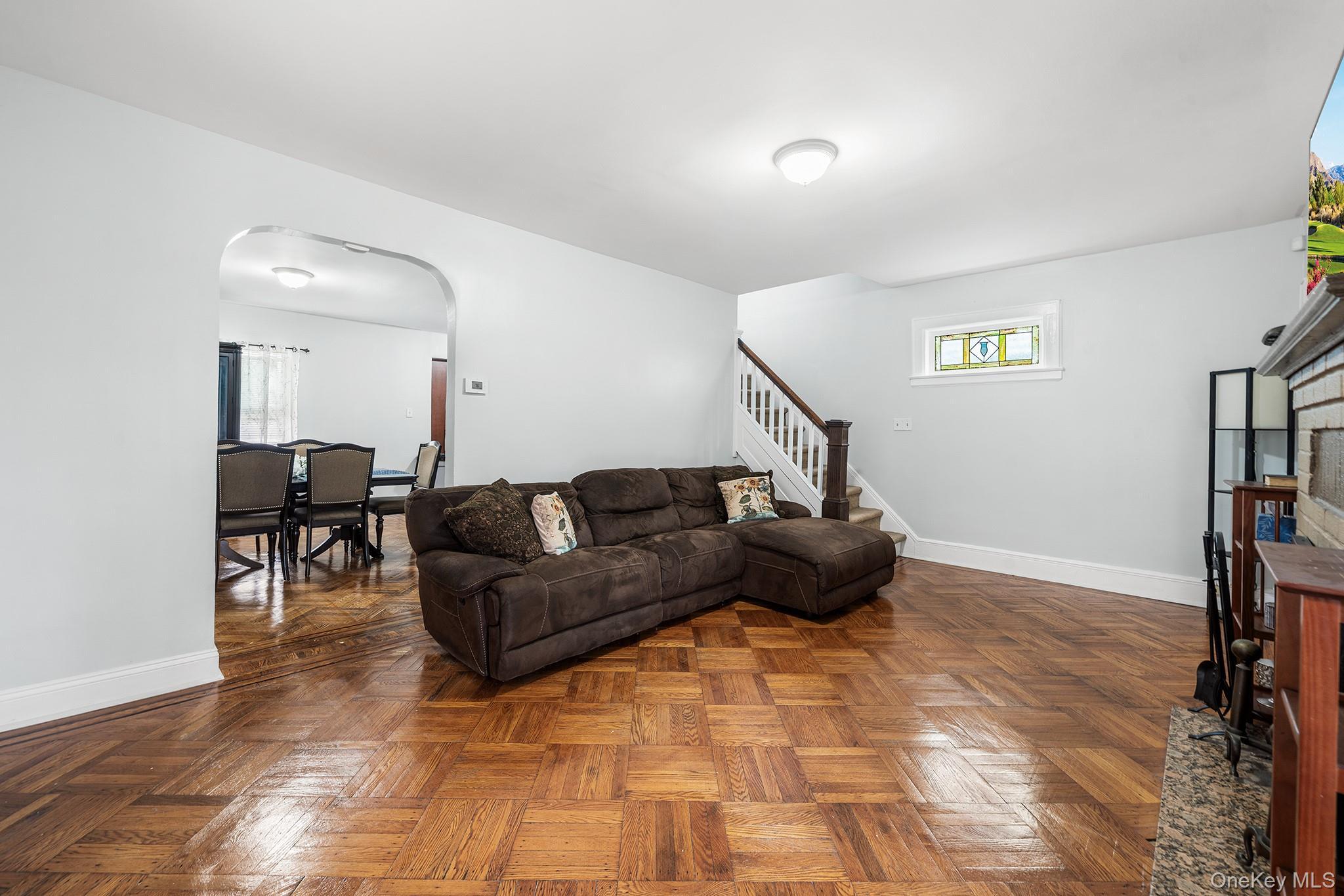 Single Family 200th Street  Queens, NY 11412, MLS-1048969-4
