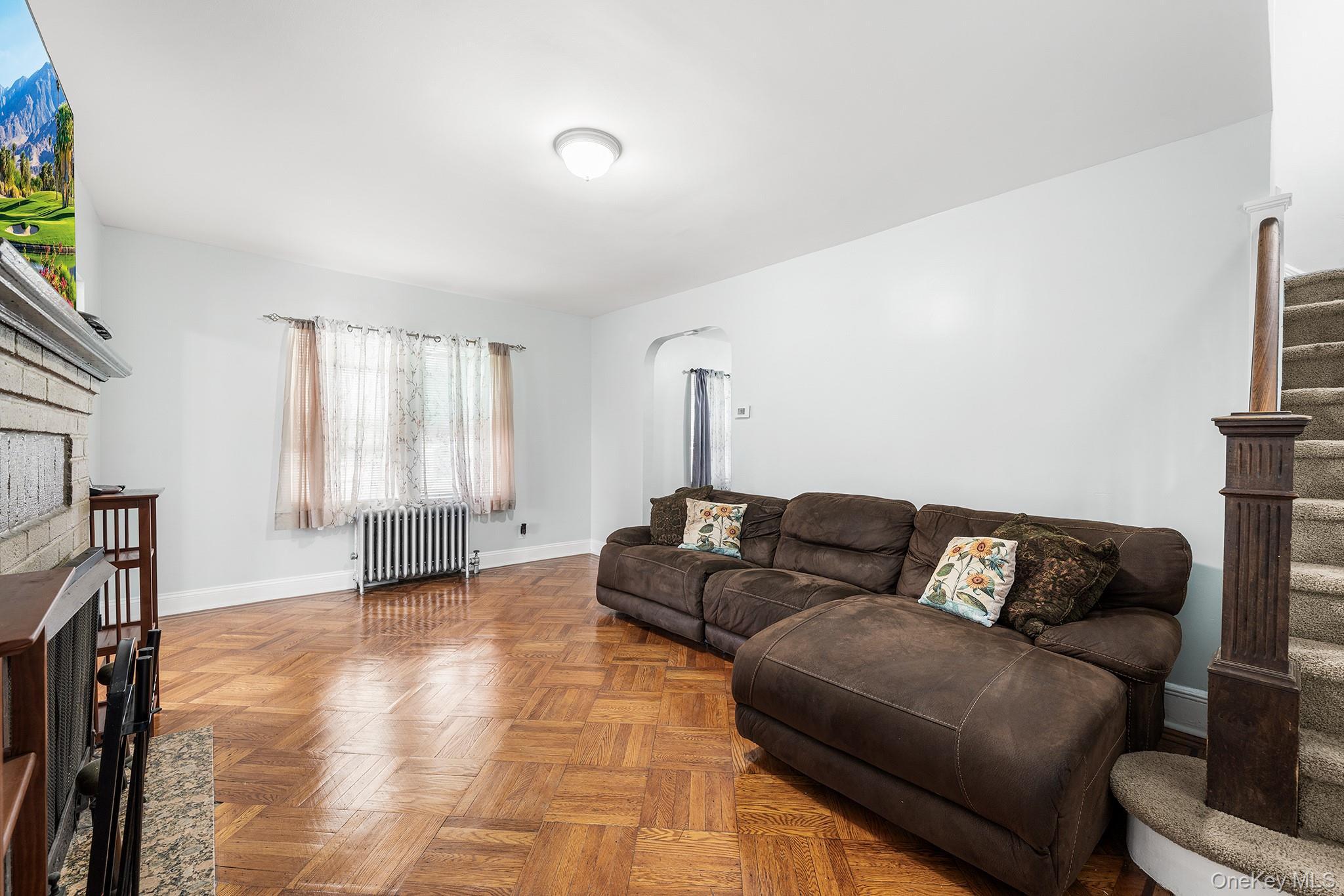 Single Family 200th Street  Queens, NY 11412, MLS-1048969-5