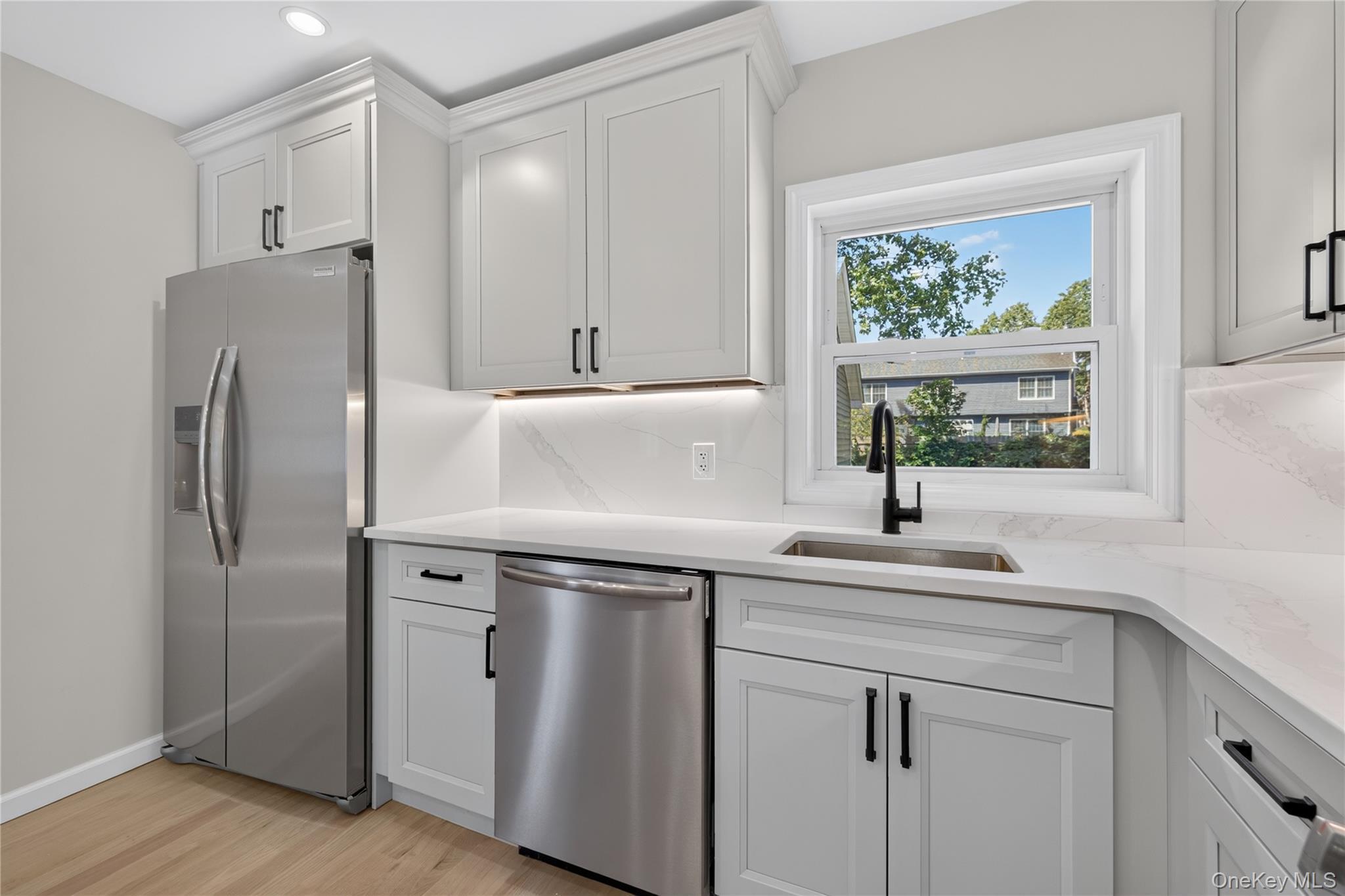 Single Family Rosemary Place Suffolk County, NY 11730, MLS-1048971-12