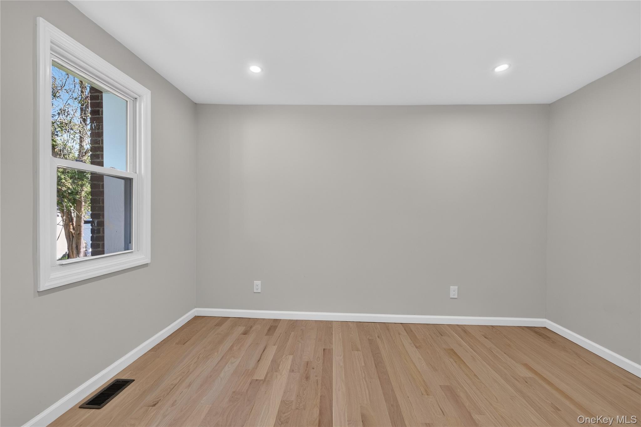 Single Family Rosemary Place Suffolk County, NY 11730, MLS-1048971-18