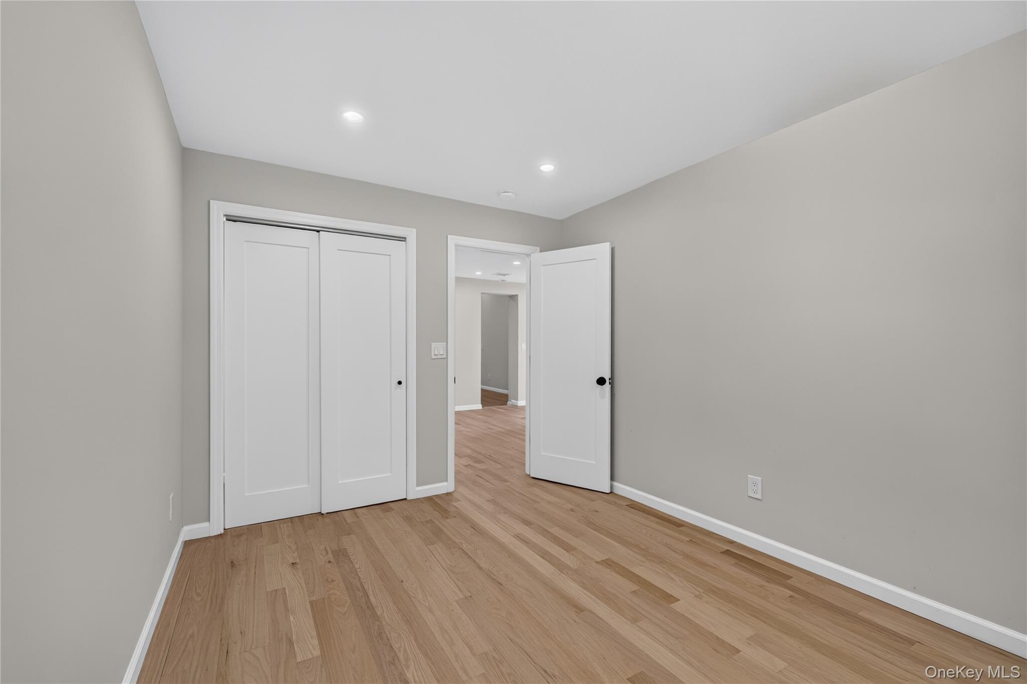 Single Family Rosemary Place Suffolk County, NY 11730, MLS-1048971-23