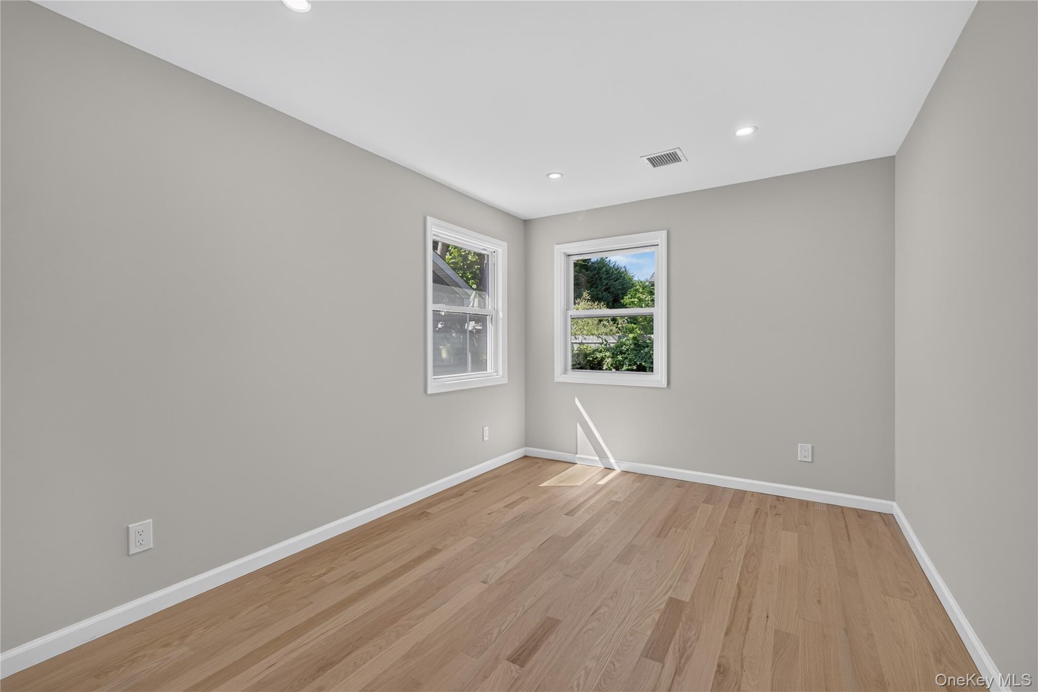 Single Family Rosemary Place Suffolk County, NY 11730, MLS-1048971-24