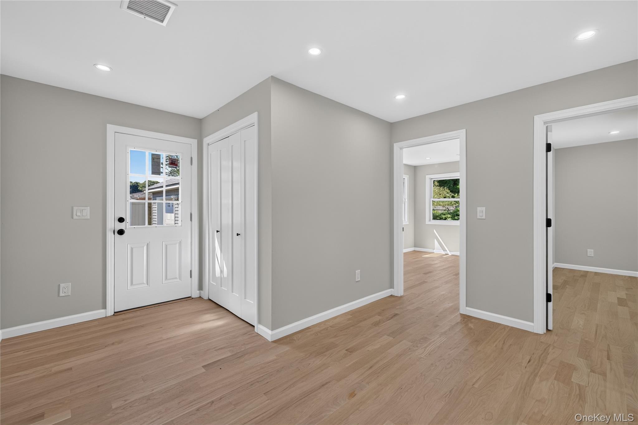 Single Family Rosemary Place Suffolk County, NY 11730, MLS-1048971-26