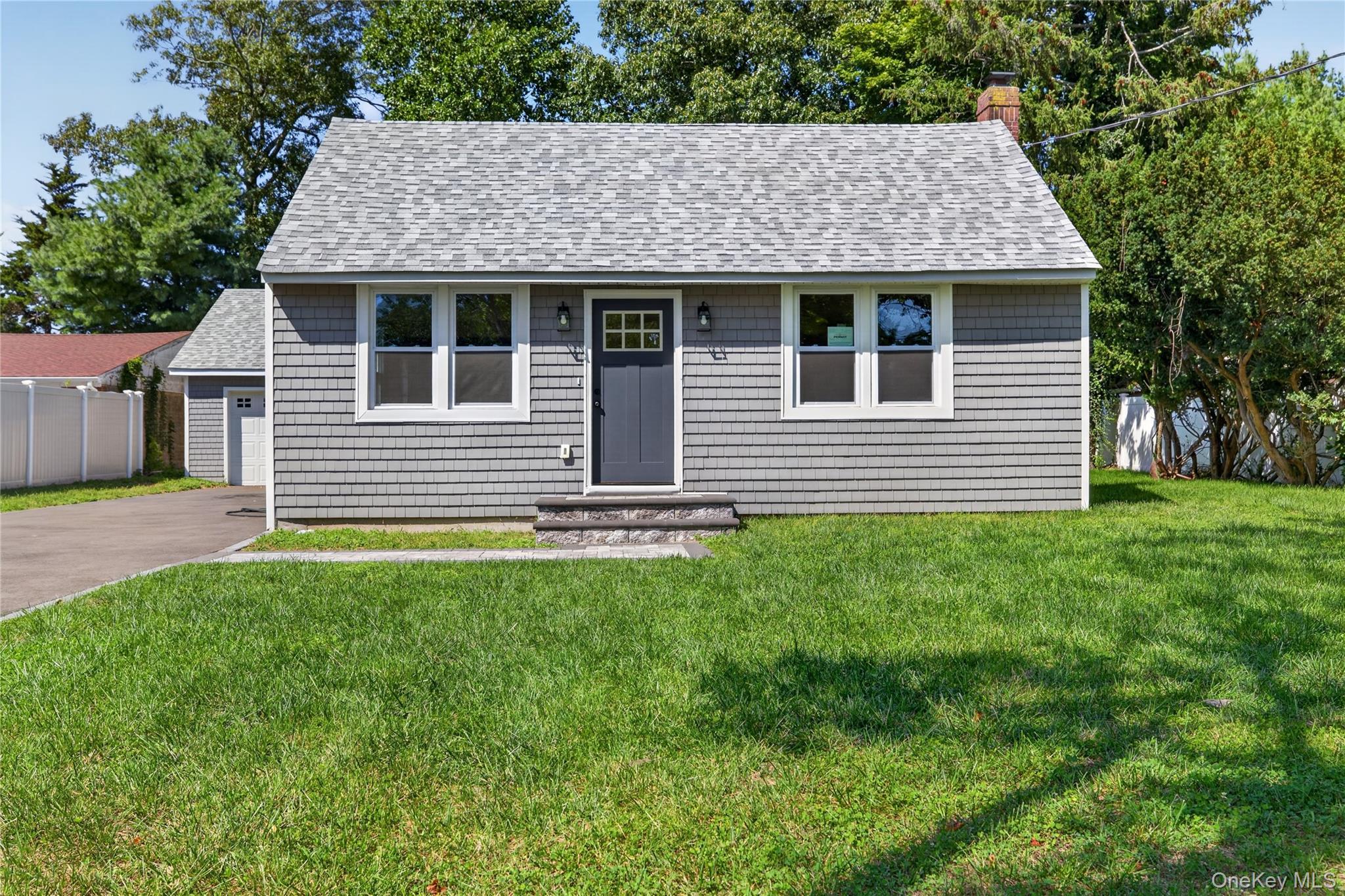 Single Family Rosemary Place Suffolk County, NY 11730, MLS-1048971-33