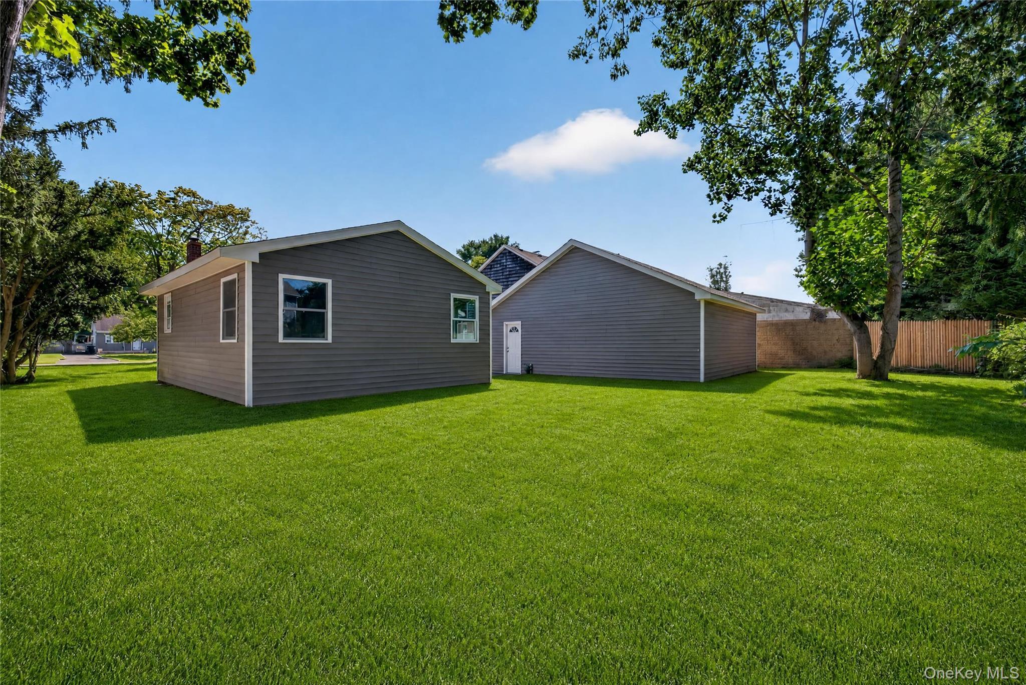 Single Family Rosemary Place Suffolk County, NY 11730, MLS-1048971-35