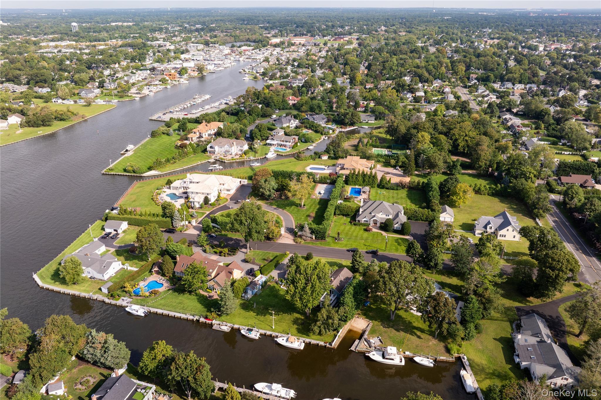 Single Family Gibb Lane Suffolk County, NY 11751, MLS-1048979-3