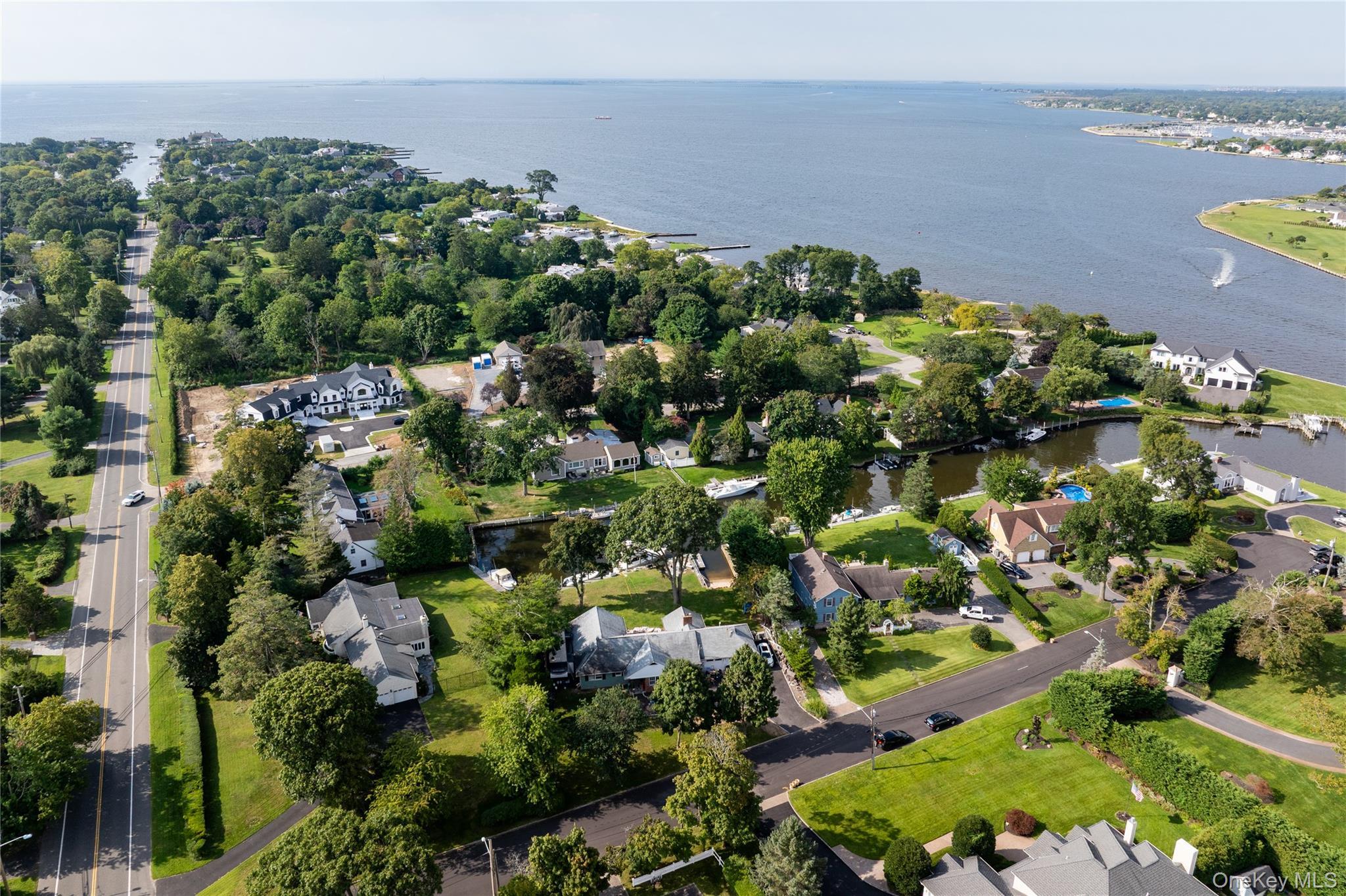 Single Family Gibb Lane Suffolk County, NY 11751, MLS-1048979-6