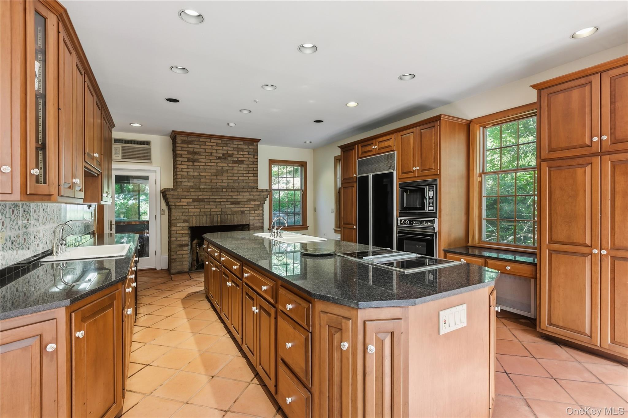 Single Family Glendale Road Westchester County, NY 10562, MLS-1048991-10