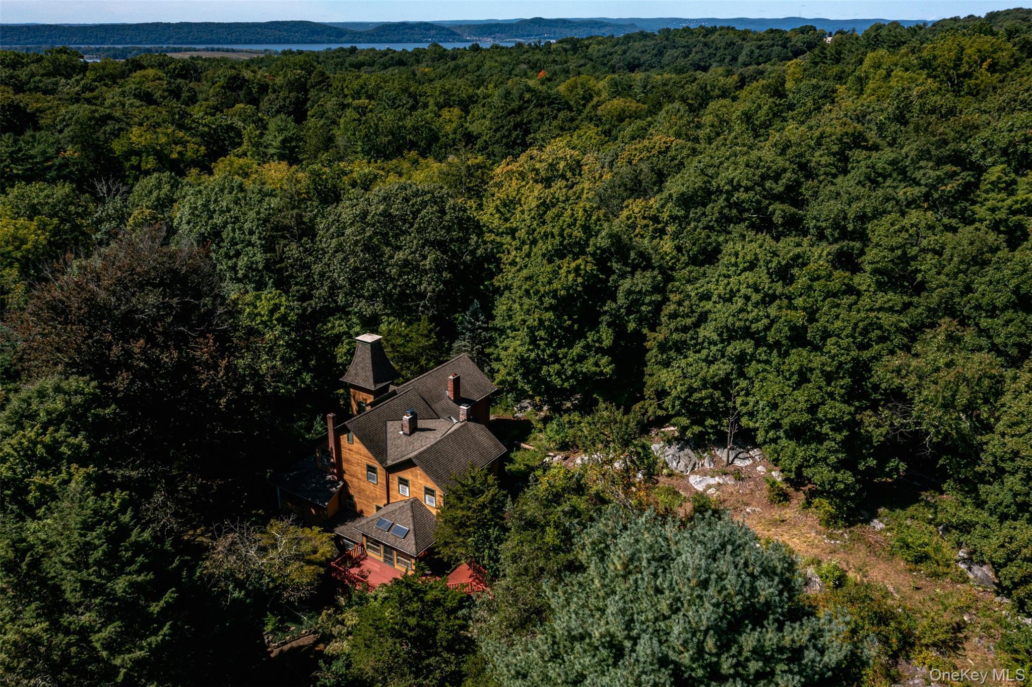Single Family Glendale Road Westchester County, NY 10562, MLS-1048991-22