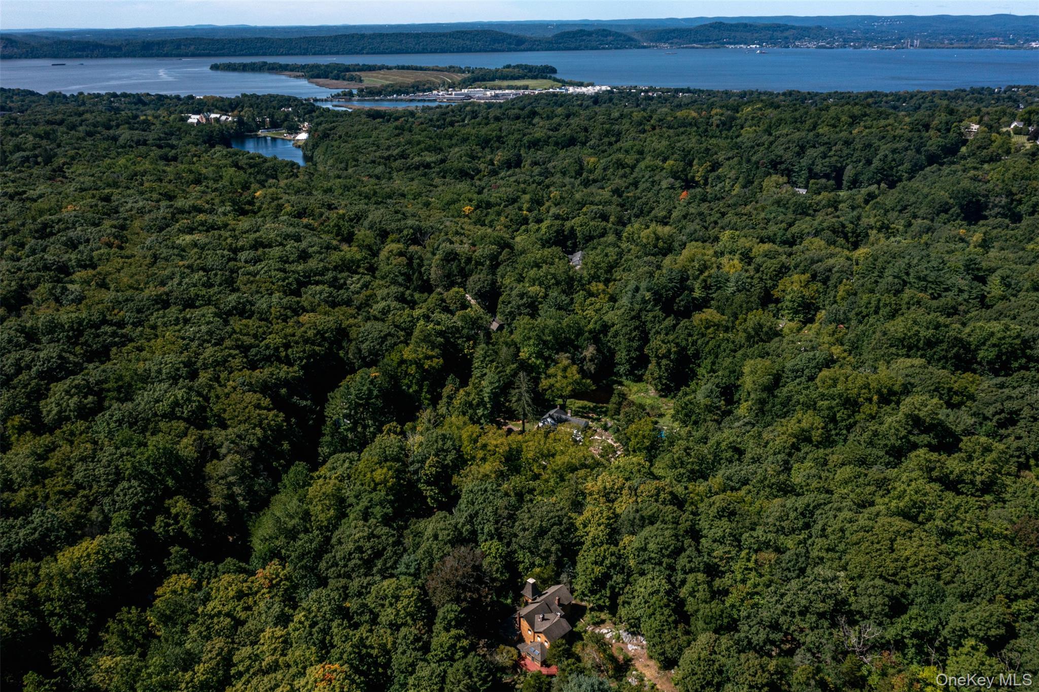 Single Family Glendale Road Westchester County, NY 10562, MLS-1048991-4