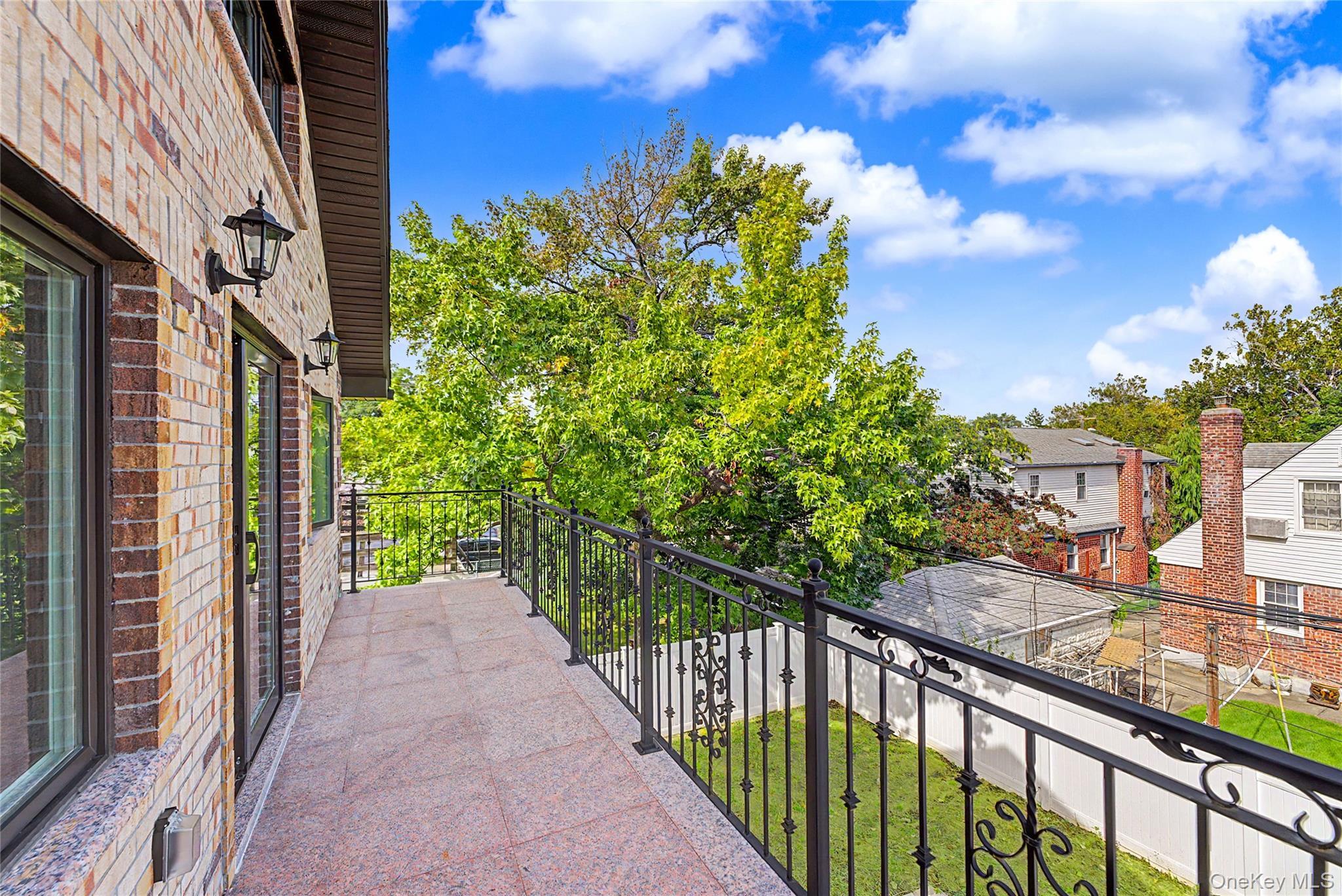 Single Family 197th Street Queens, NY 11365, MLS-1049017-15