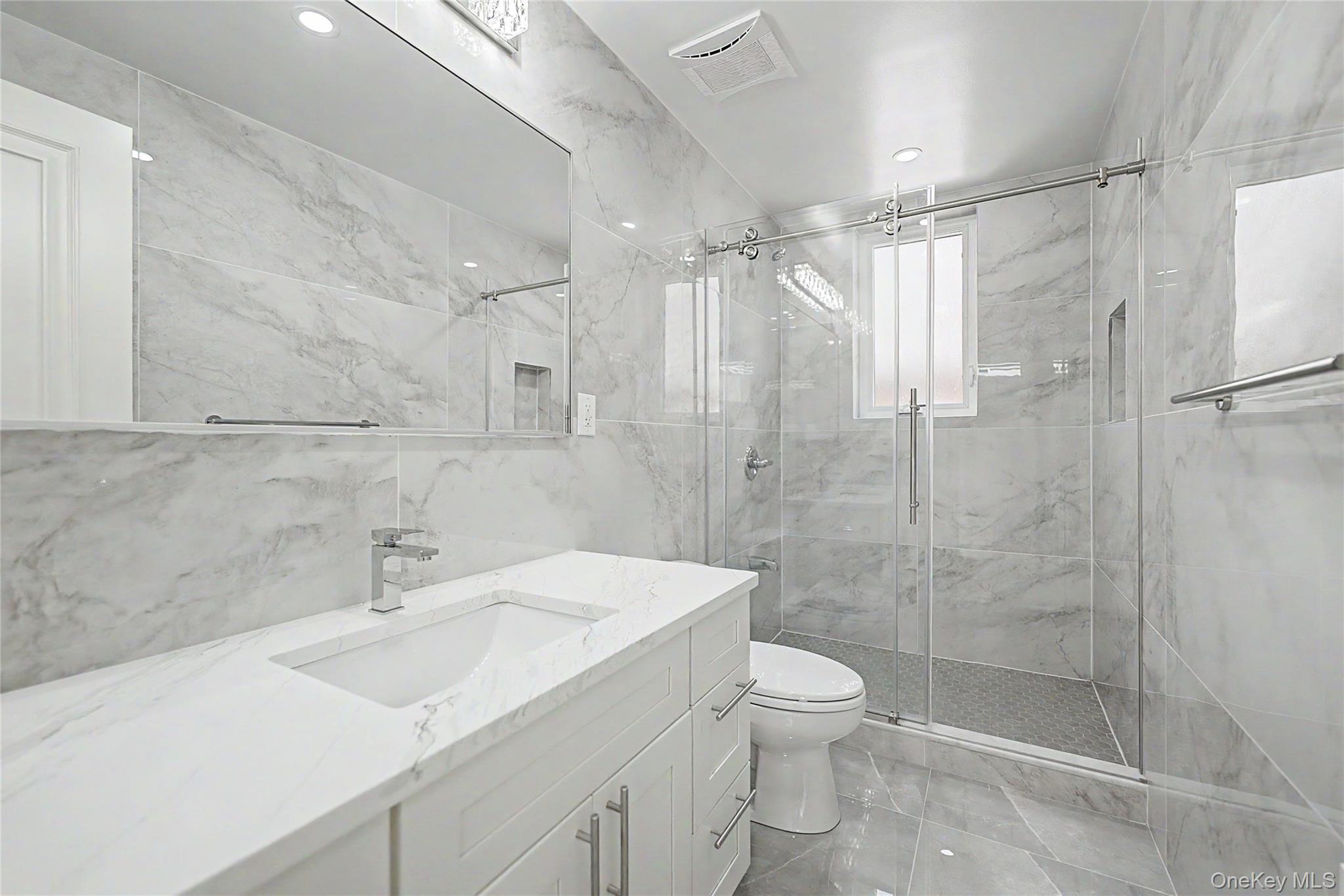 Single Family 197th Street Queens, NY 11365, MLS-1049017-16