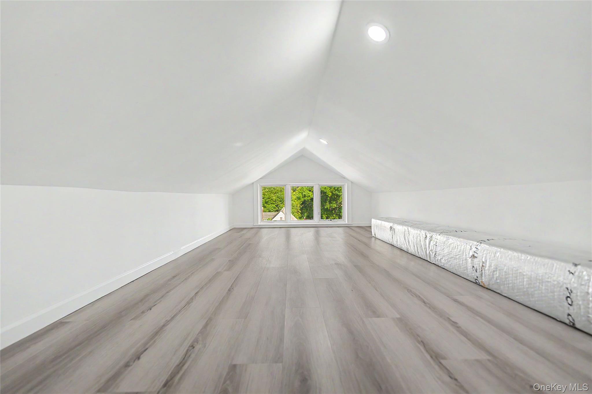 Single Family 197th Street Queens, NY 11365, MLS-1049017-19