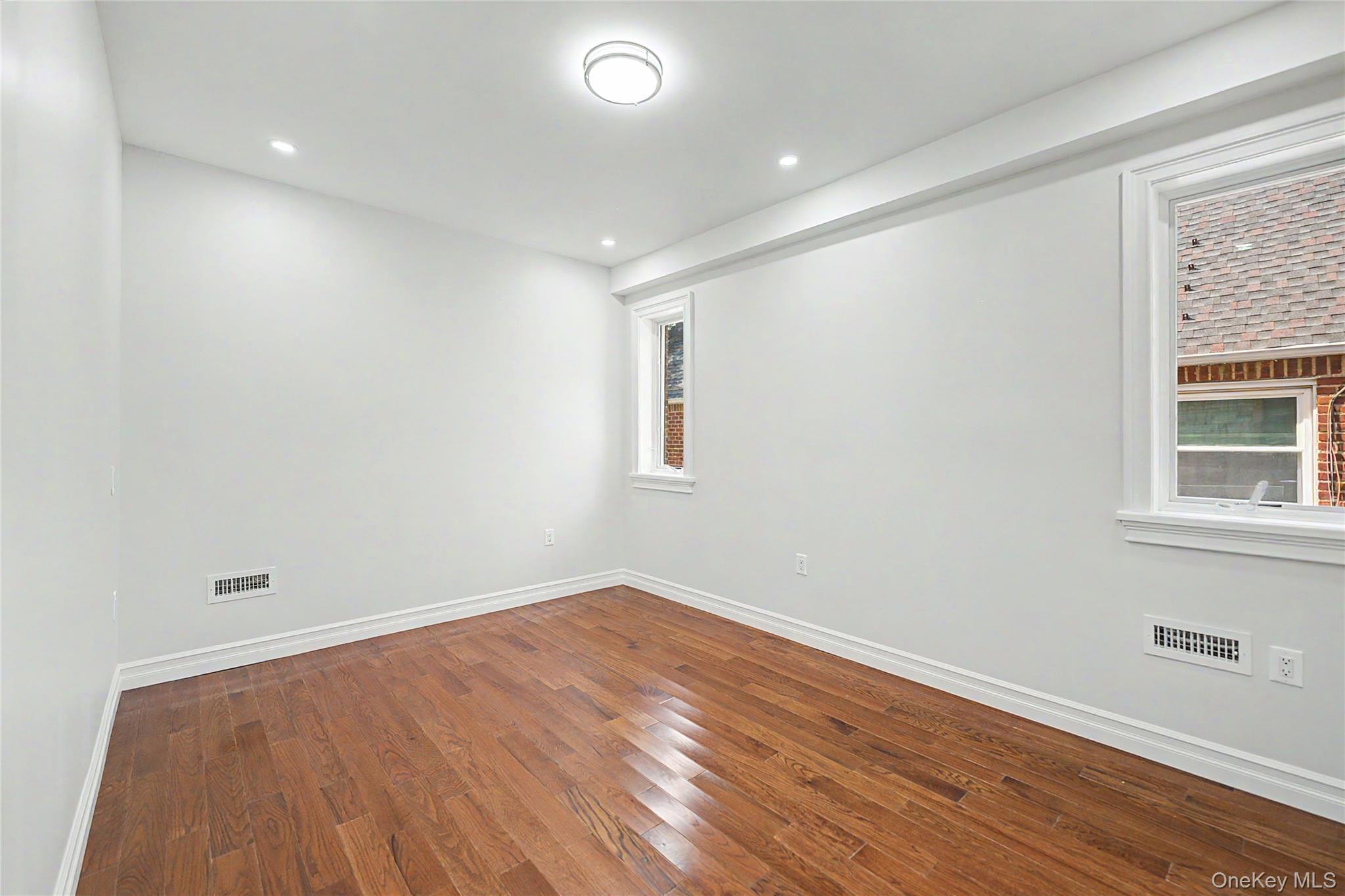 Single Family 197th Street Queens, NY 11365, MLS-1049017-9