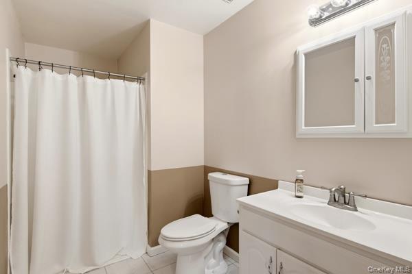 Single Family Old Neck Court Suffolk County, NY 11949, MLS-1049019-12