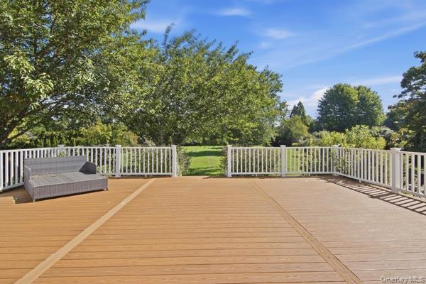 Single Family Old Neck Court Suffolk County, NY 11949, MLS-1049019-22