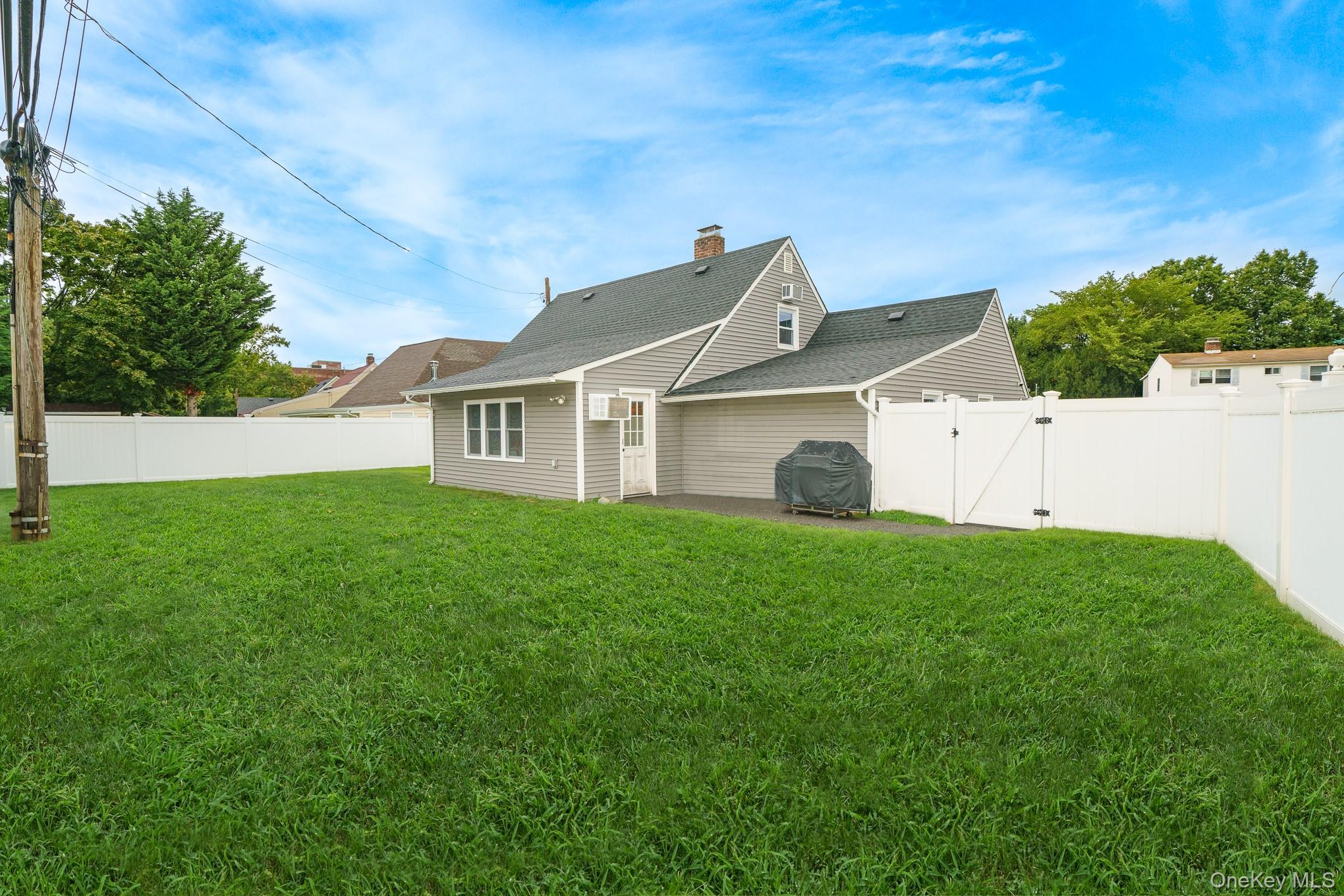 Single Family Squirrel Lane  Nassau County, NY 11756, MLS-1049029-3