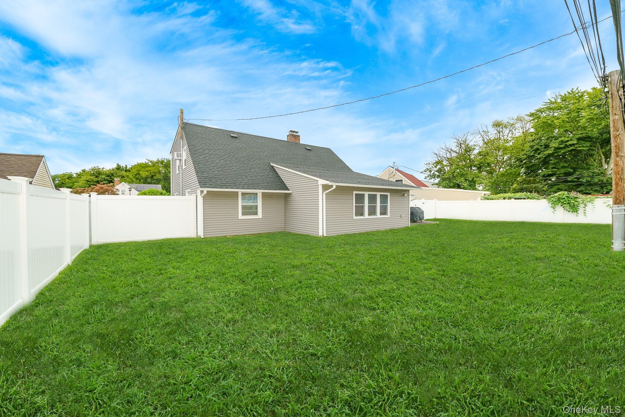 Single Family Squirrel Lane  Nassau County, NY 11756, MLS-1049029-36