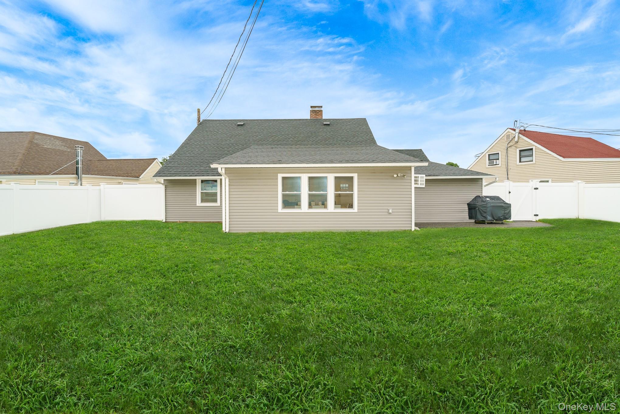 Single Family Squirrel Lane  Nassau County, NY 11756, MLS-1049029-37