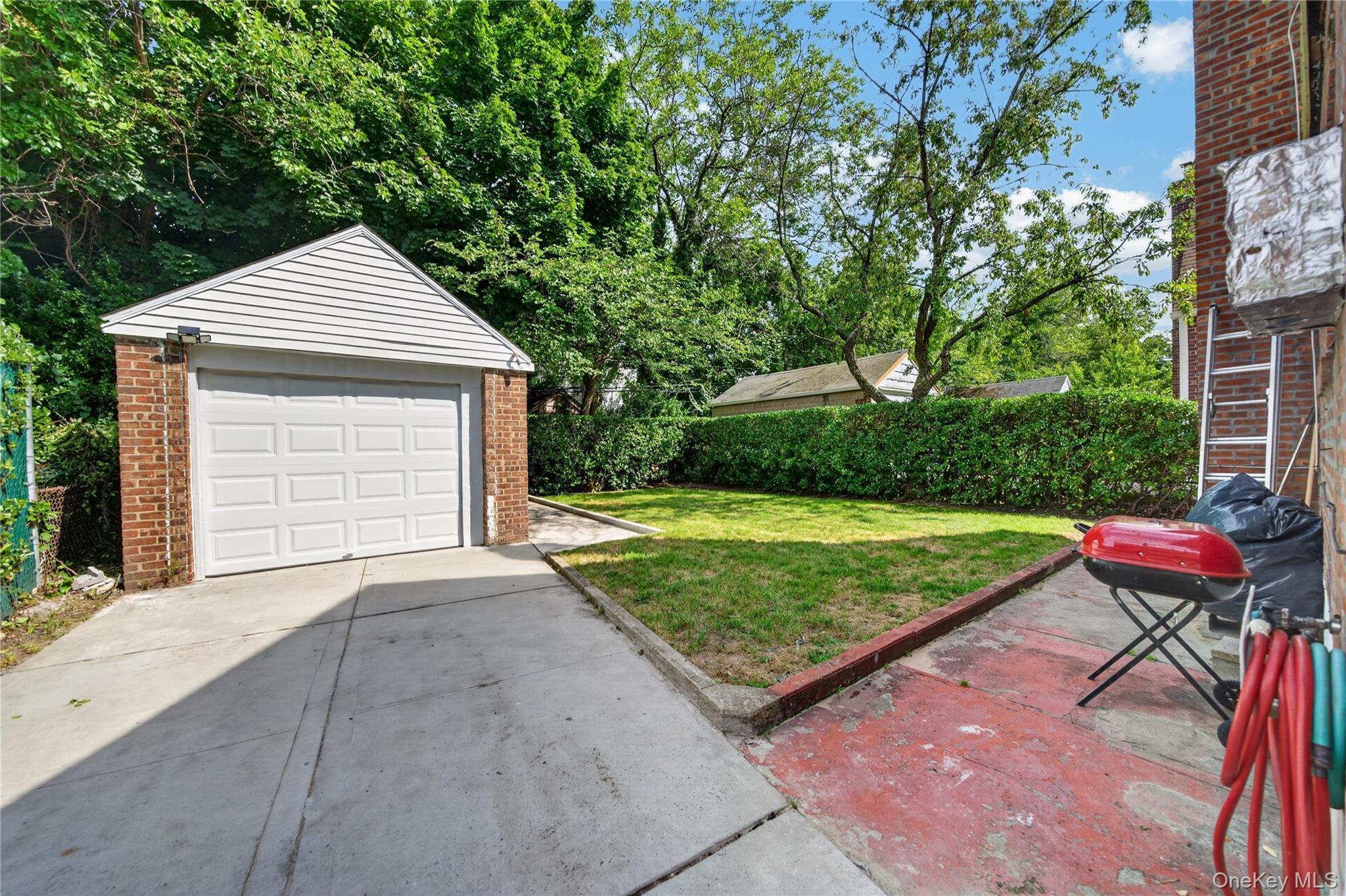 Single Family 235th Street  Queens, NY 11422, MLS-1049033-8