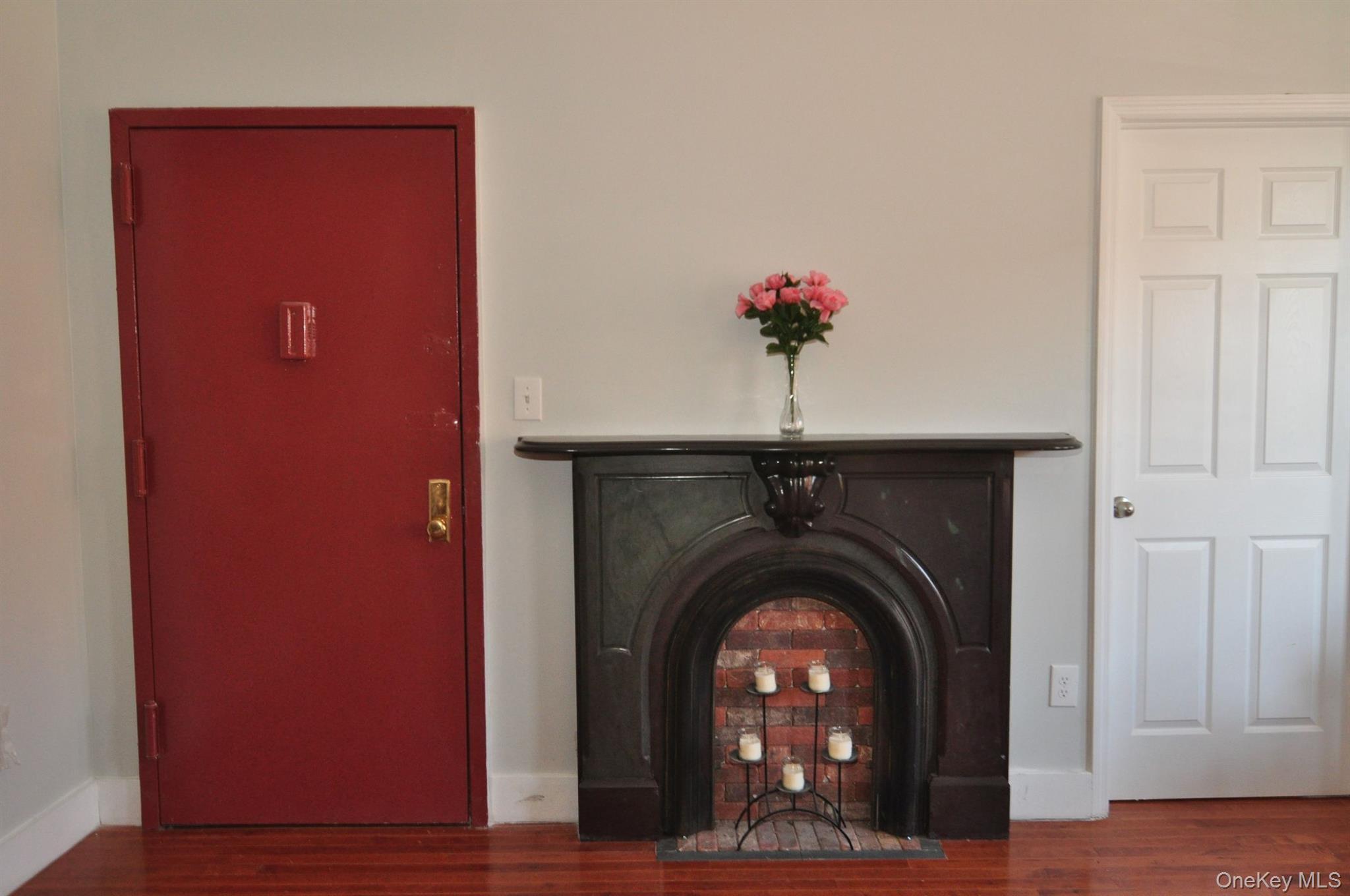 Single Family E 188th Street  Bronx, NY 10458, MLS-1049044-10