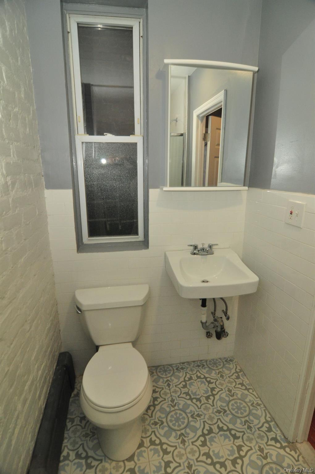 Single Family E 188th Street  Bronx, NY 10458, MLS-1049044-3