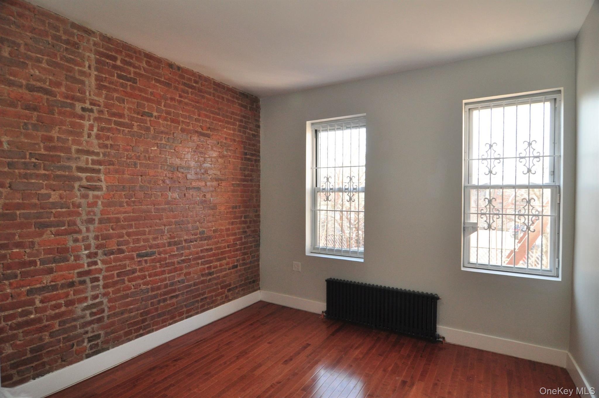 Single Family E 188th Street  Bronx, NY 10458, MLS-1049044-4