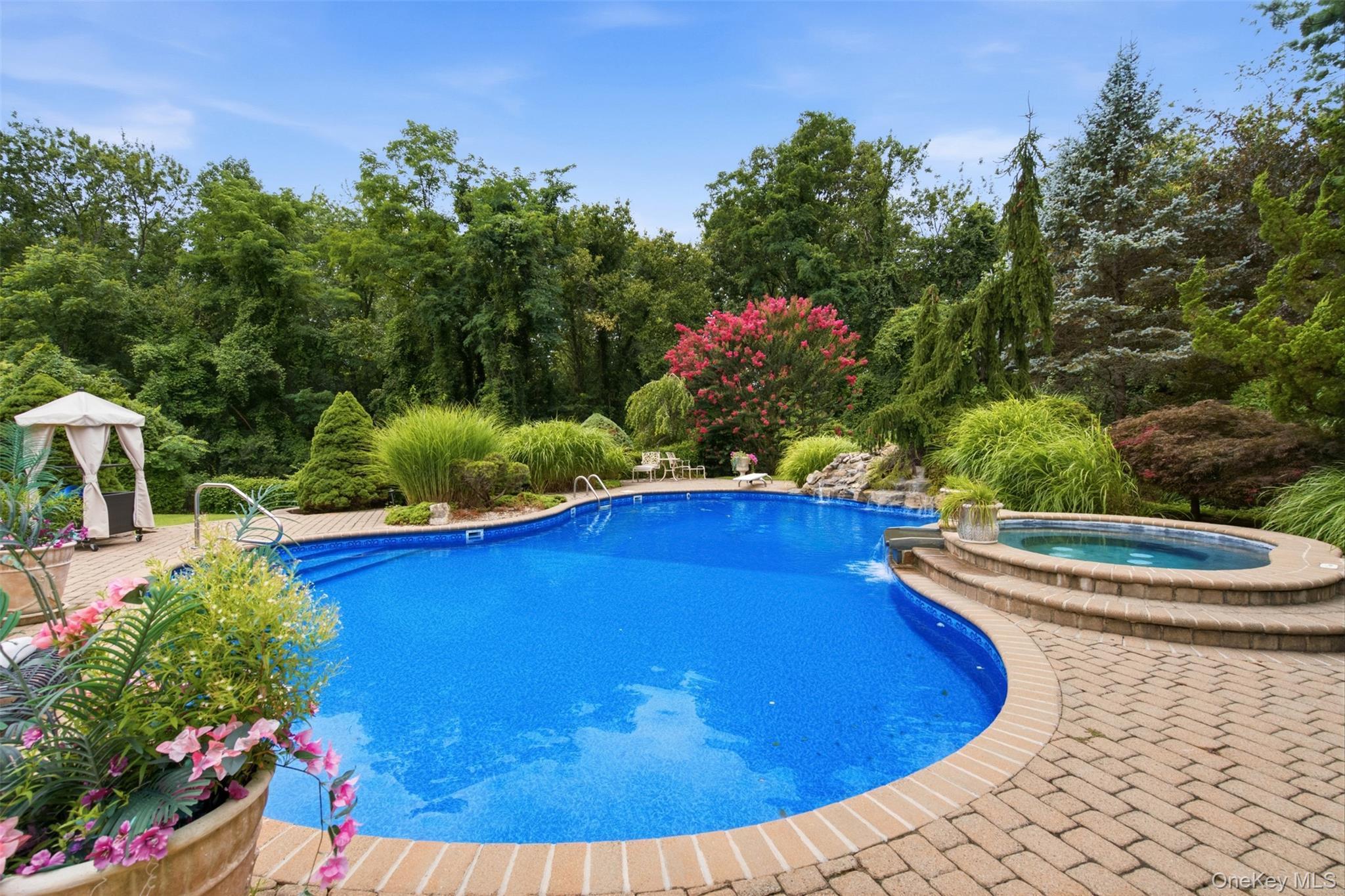 Single Family Peppermill Lane  Suffolk County, NY 11746, MLS-1049045-37