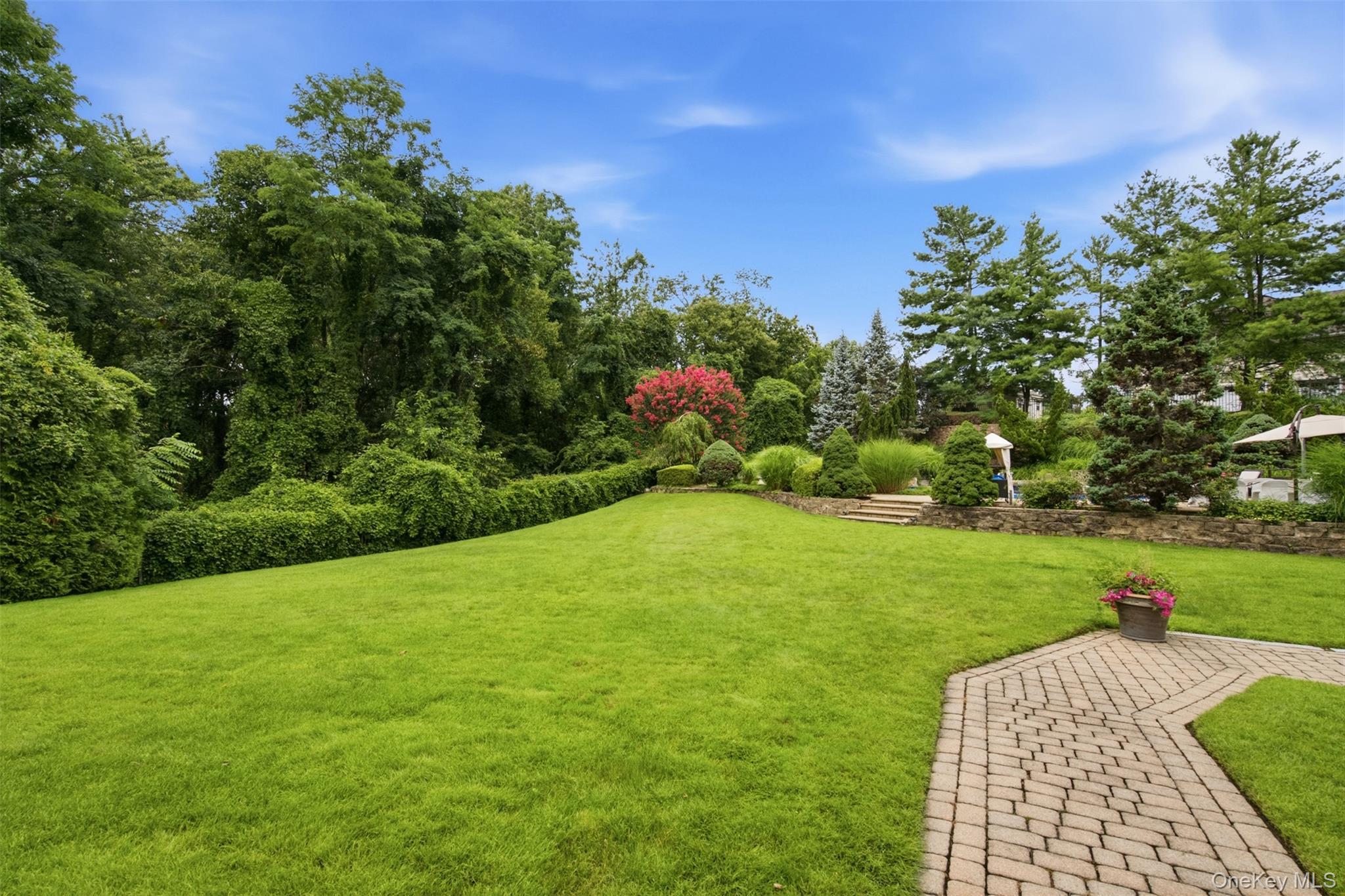 Single Family Peppermill Lane  Suffolk County, NY 11746, MLS-1049045-39