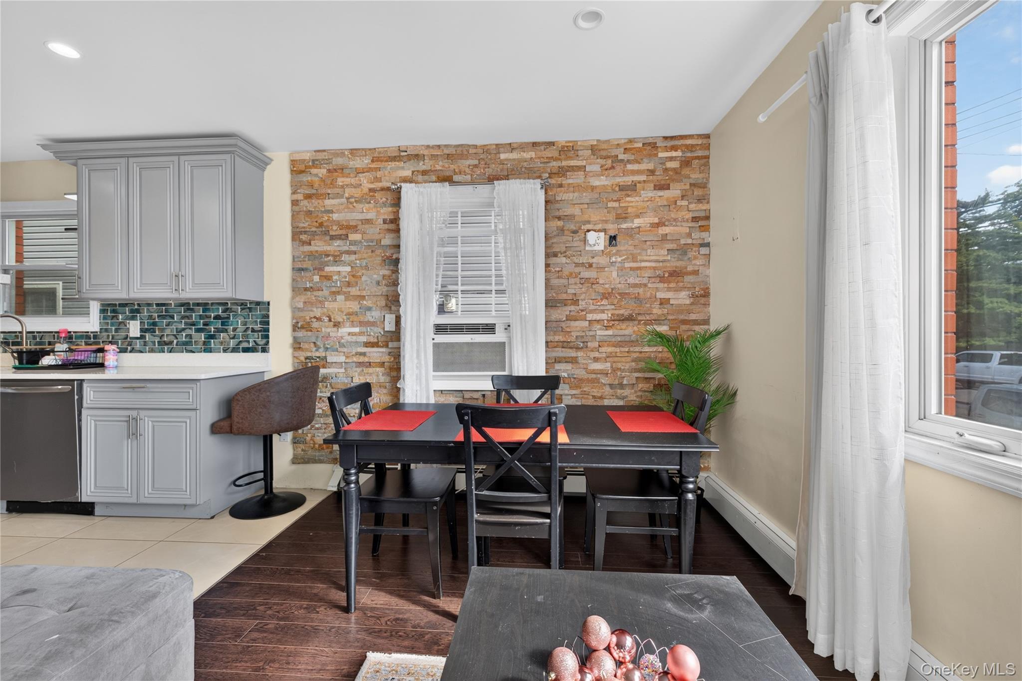 Single Family 185th Street Queens, NY 11413, MLS-1049049-11