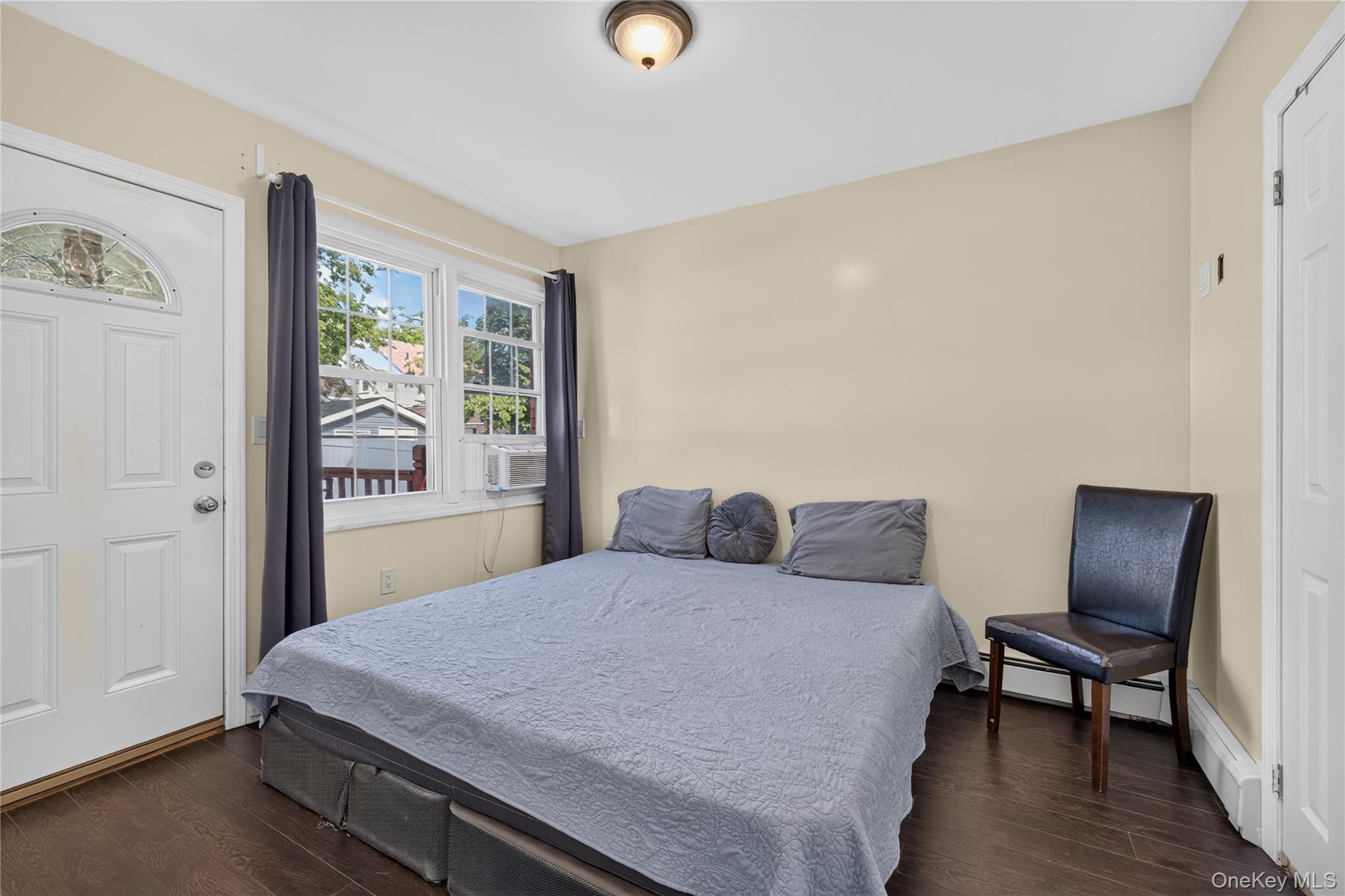 Single Family 185th Street Queens, NY 11413, MLS-1049049-18
