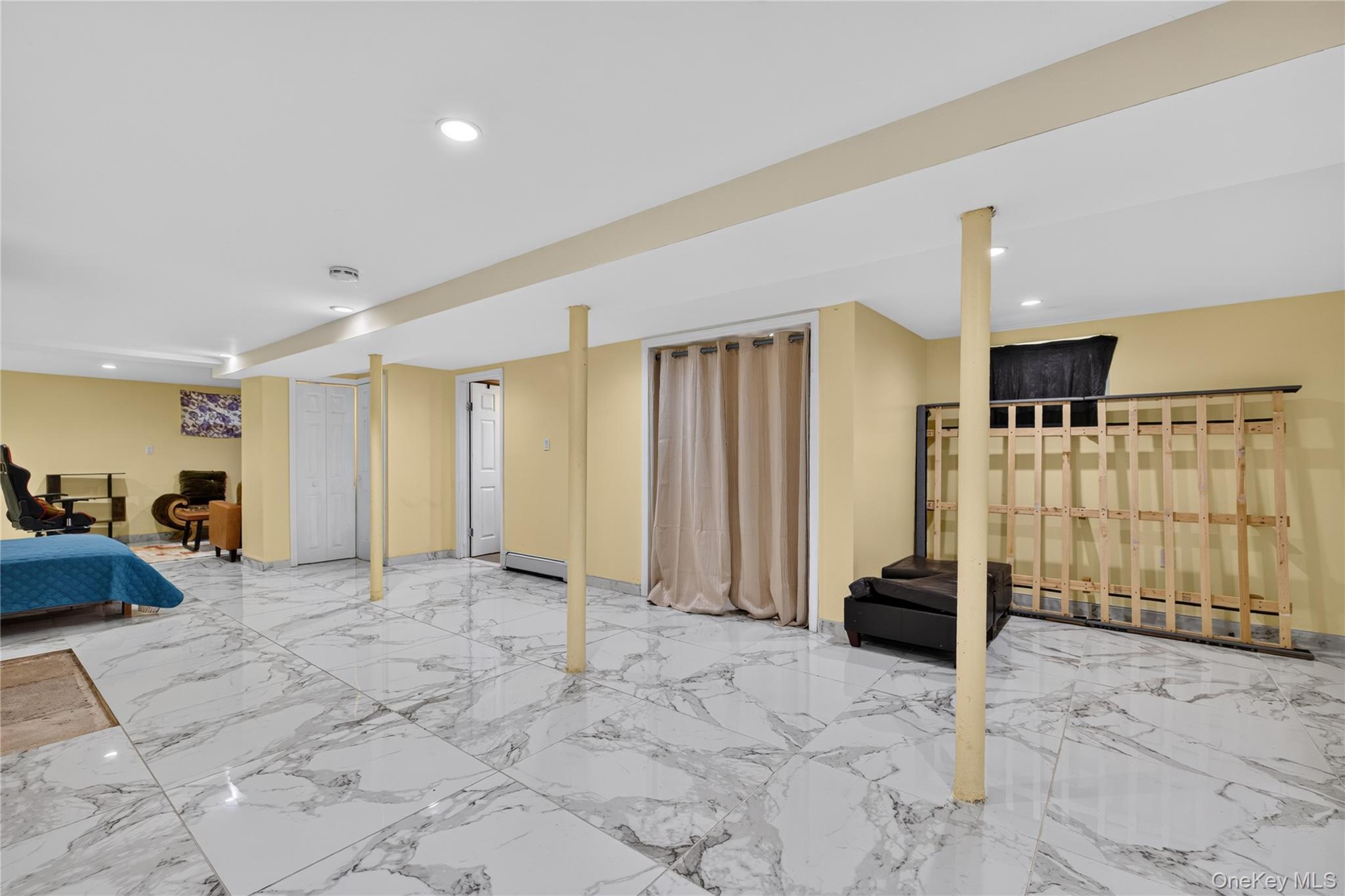 Single Family 185th Street Queens, NY 11413, MLS-1049049-21