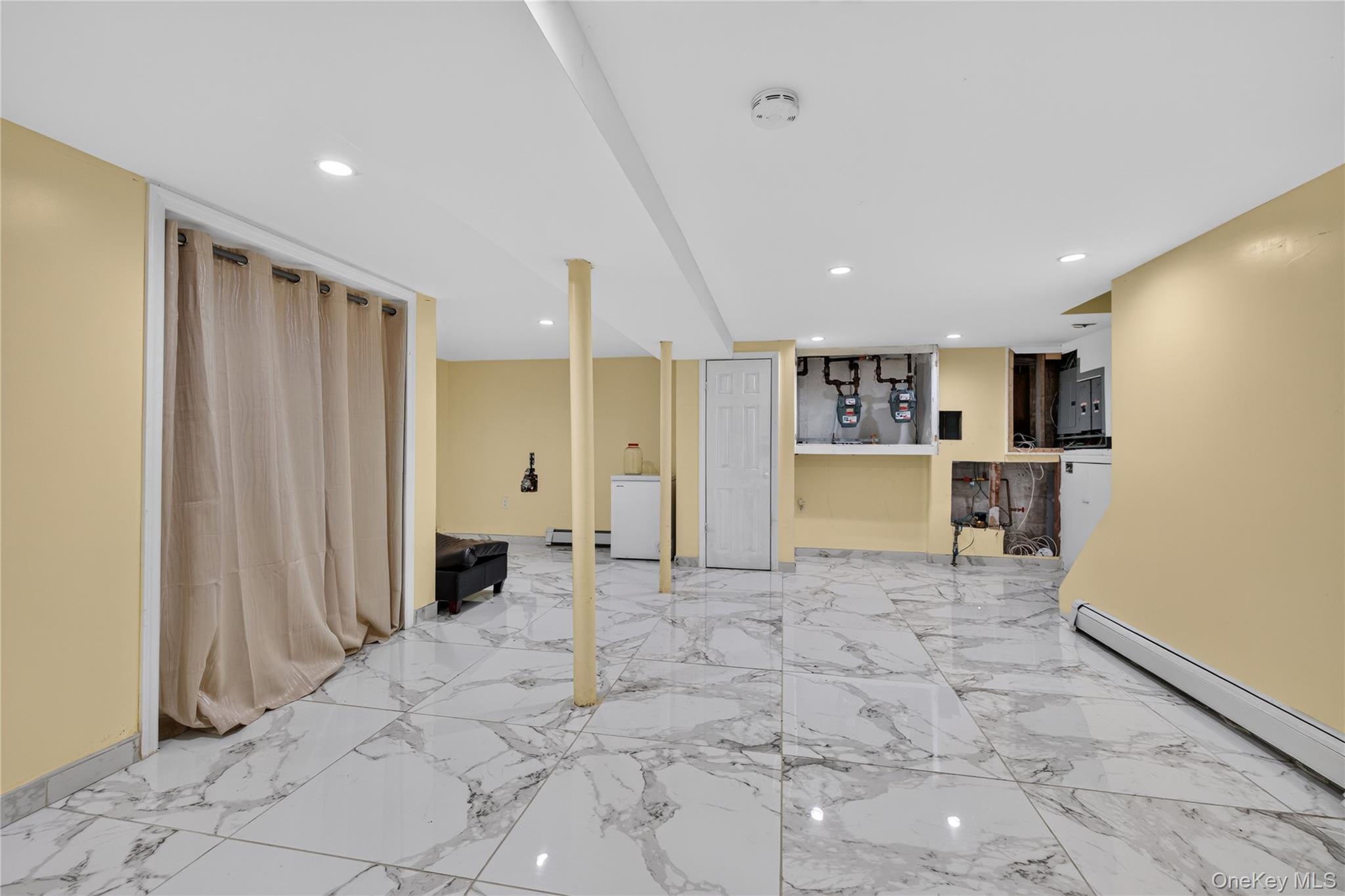 Single Family 185th Street Queens, NY 11413, MLS-1049049-22