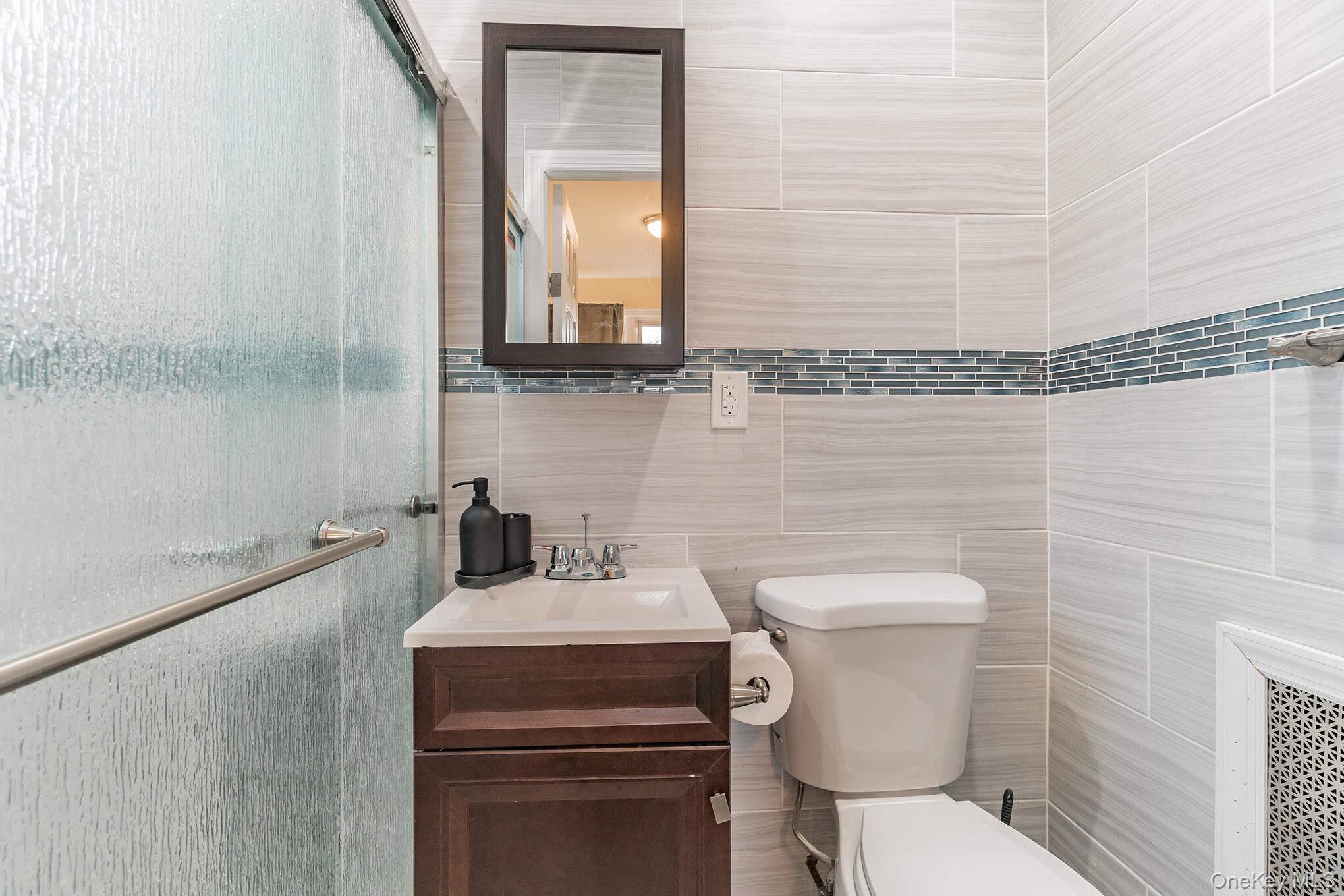 Single Family 185th Street Queens, NY 11413, MLS-1049049-33