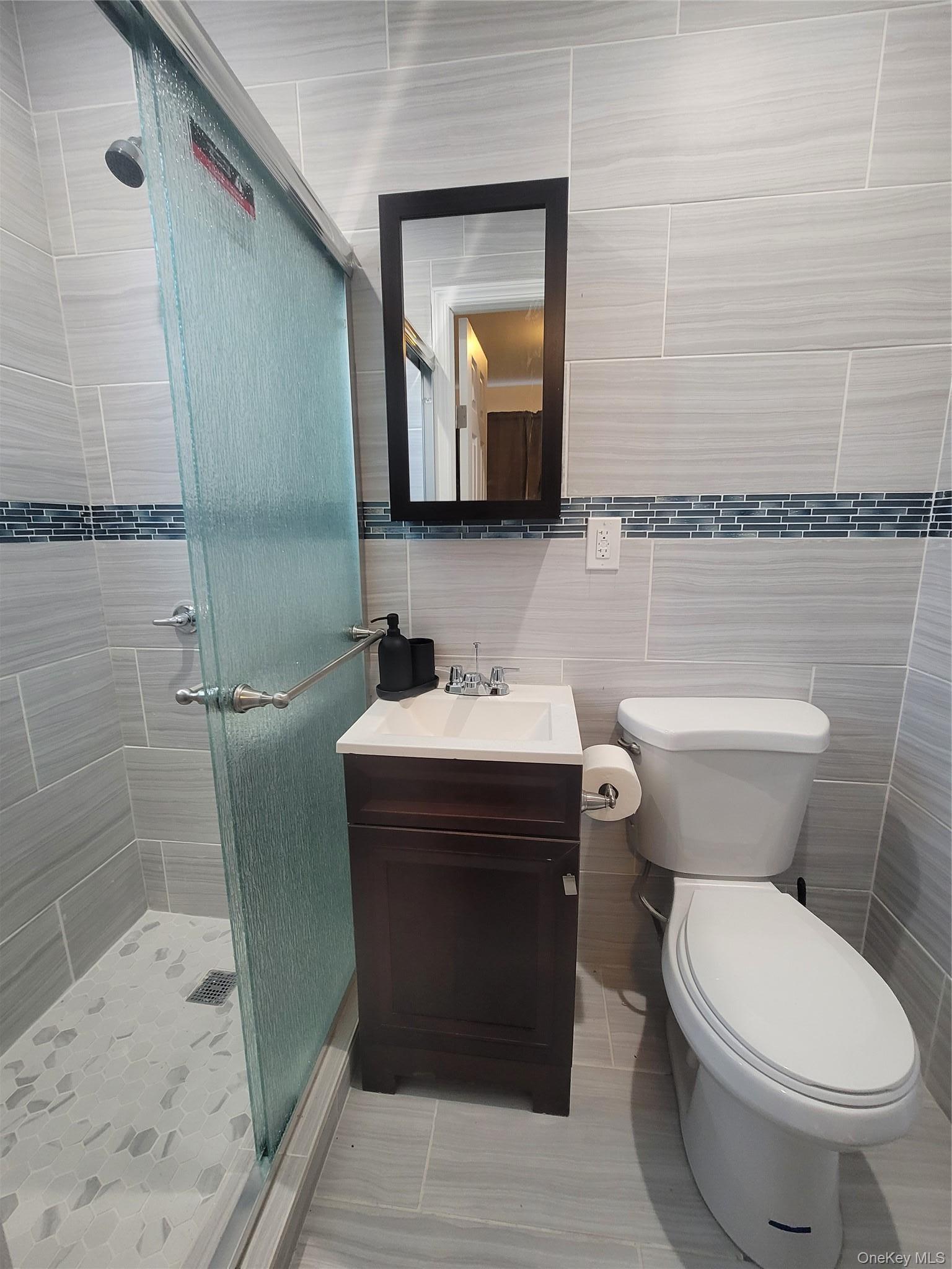 Single Family 185th Street Queens, NY 11413, MLS-1049049-34