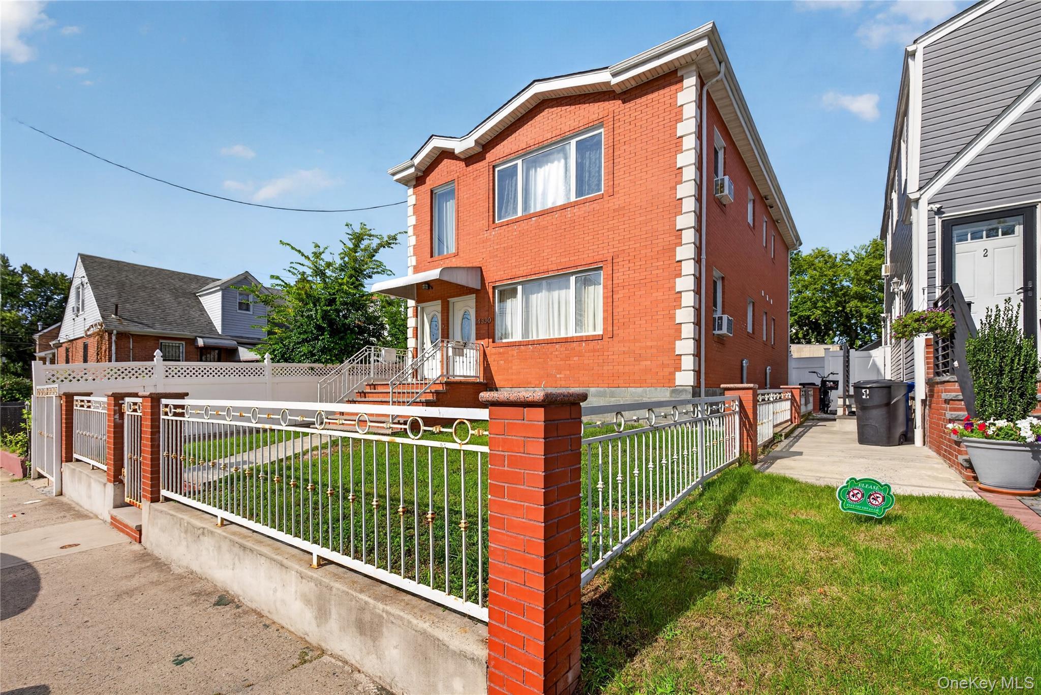 Single Family 185th Street Queens, NY 11413, MLS-1049049-39