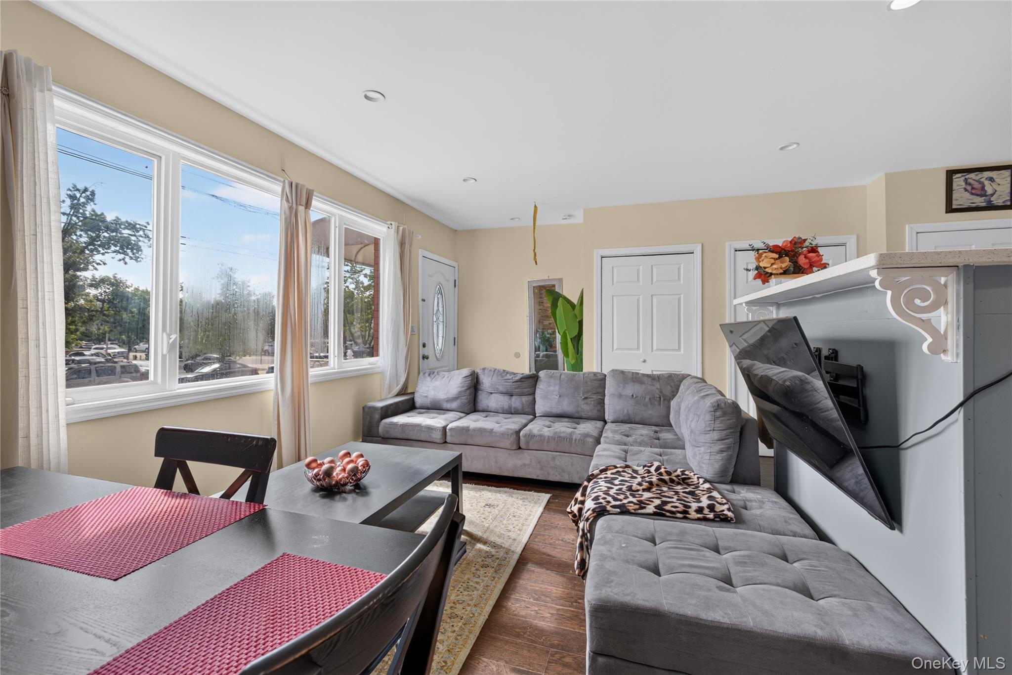 Single Family 185th Street Queens, NY 11413, MLS-1049049-9