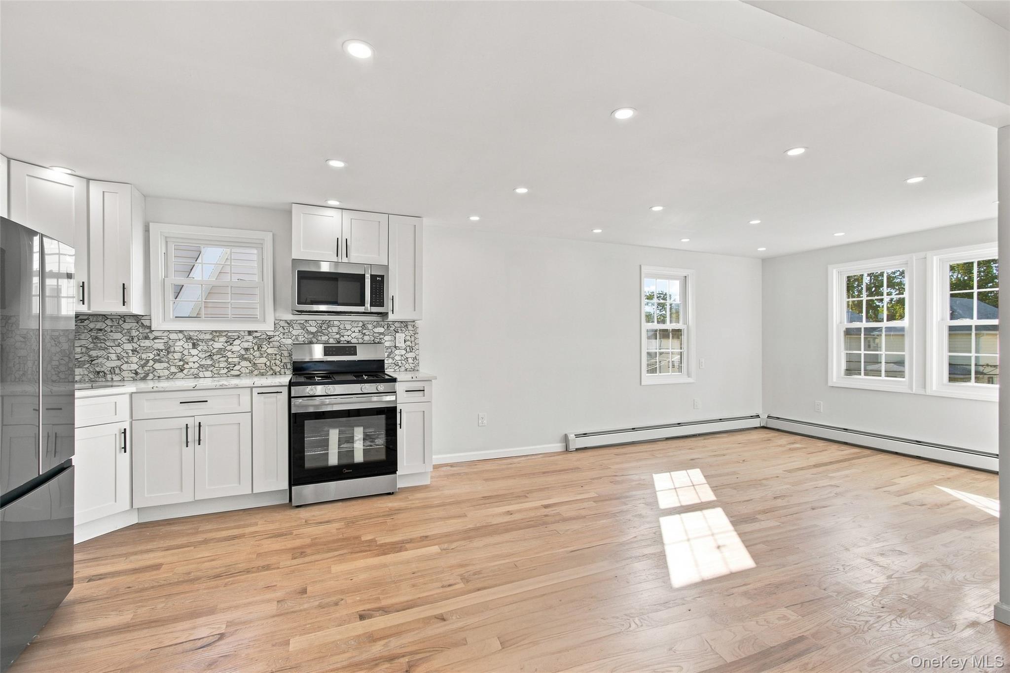 Single Family Mangin Ave Queens, NY 11412, MLS-1049070-13