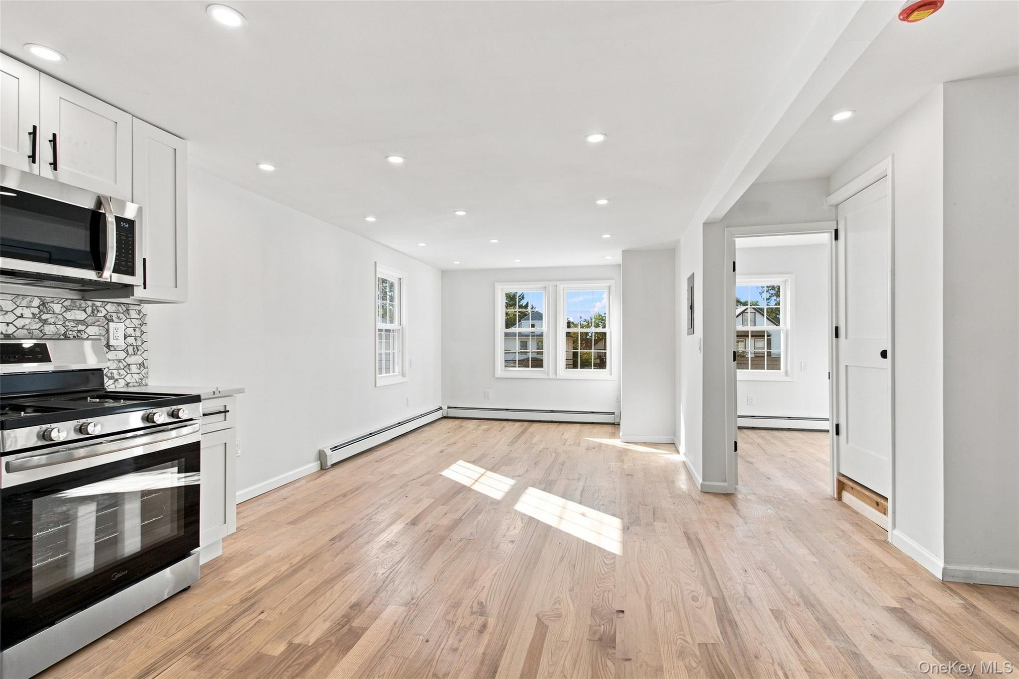 Single Family Mangin Ave Queens, NY 11412, MLS-1049070-16