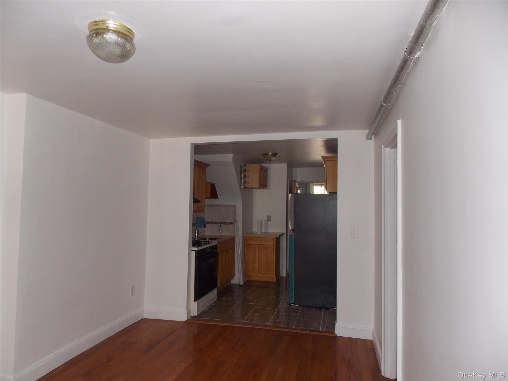 Apartment Throop Avenue Bronx, NY 10469, MLS-1049086-2