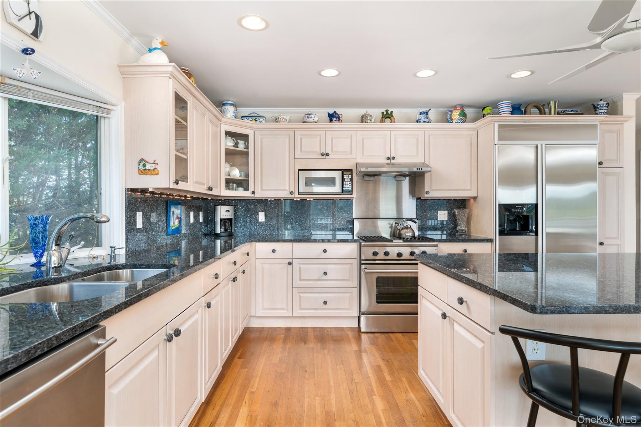 Single Family Old Fort Lane  Suffolk County, NY 11968, MLS-1049087-12
