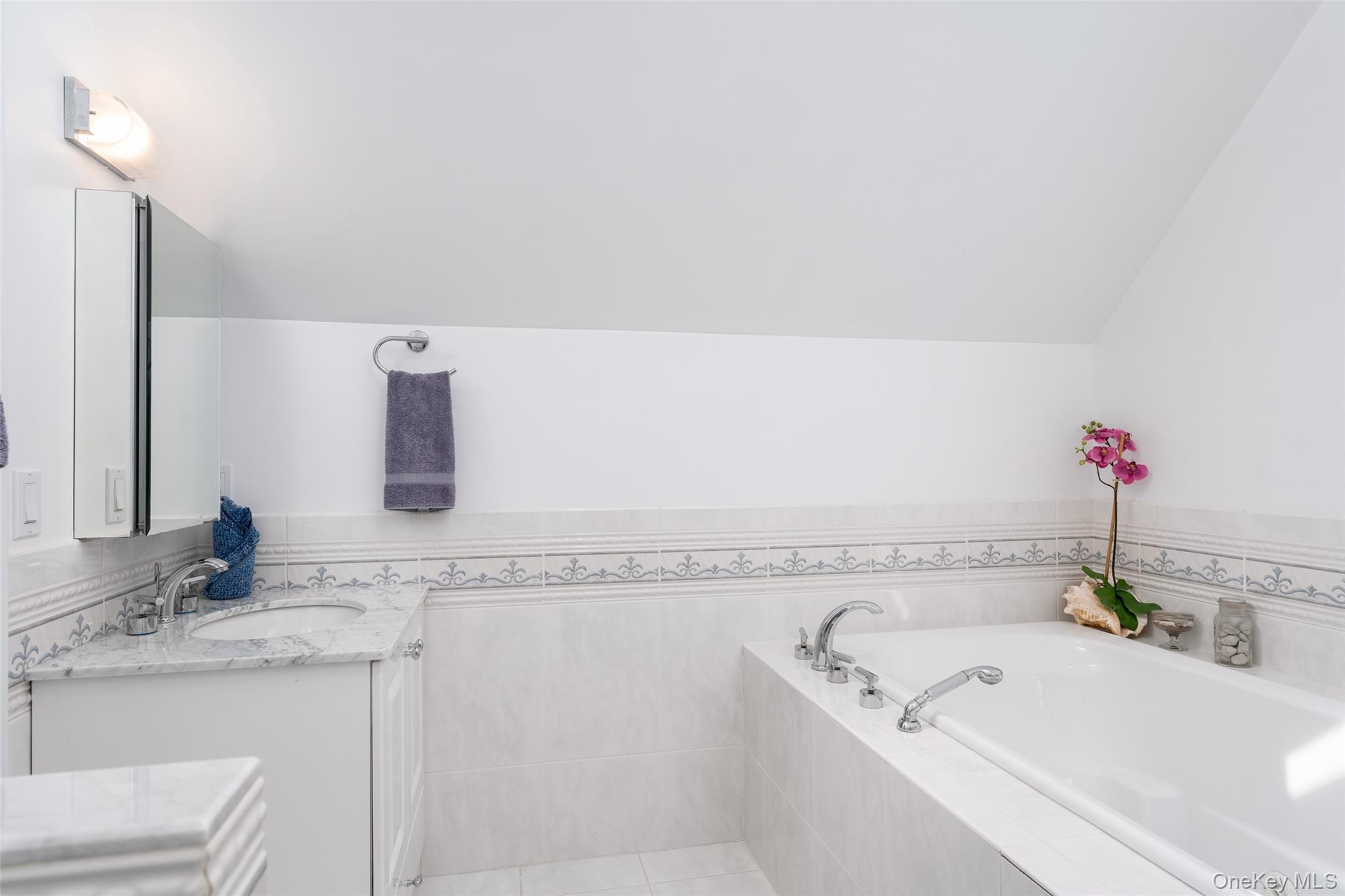Single Family Old Fort Lane  Suffolk County, NY 11968, MLS-1049087-21